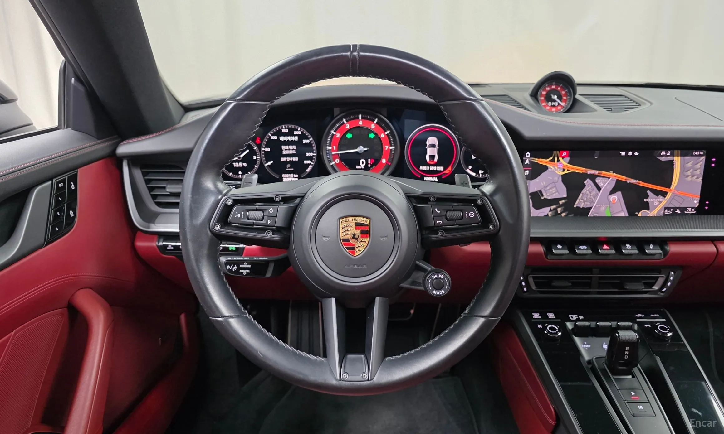 Porsche 911 (992) превью 13