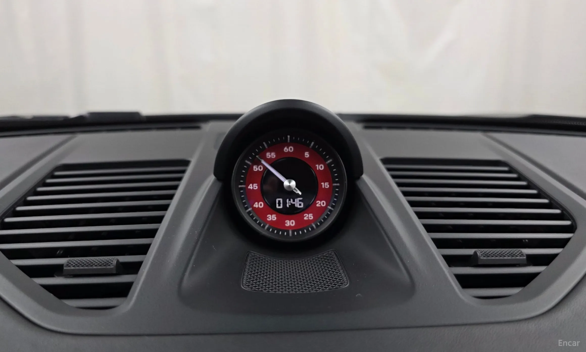 Porsche 911 (992) превью 18