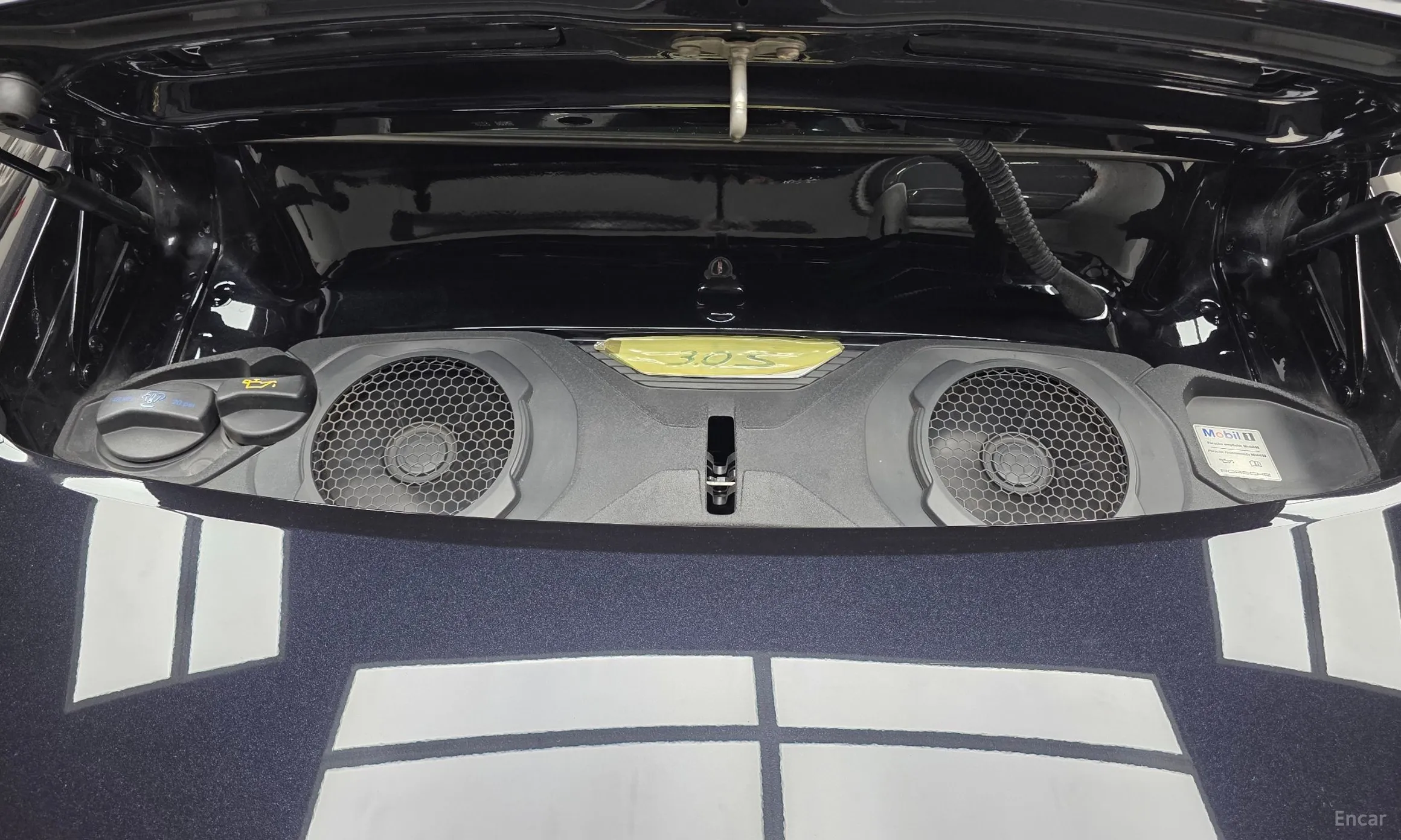 Porsche 911 (992) превью 19
