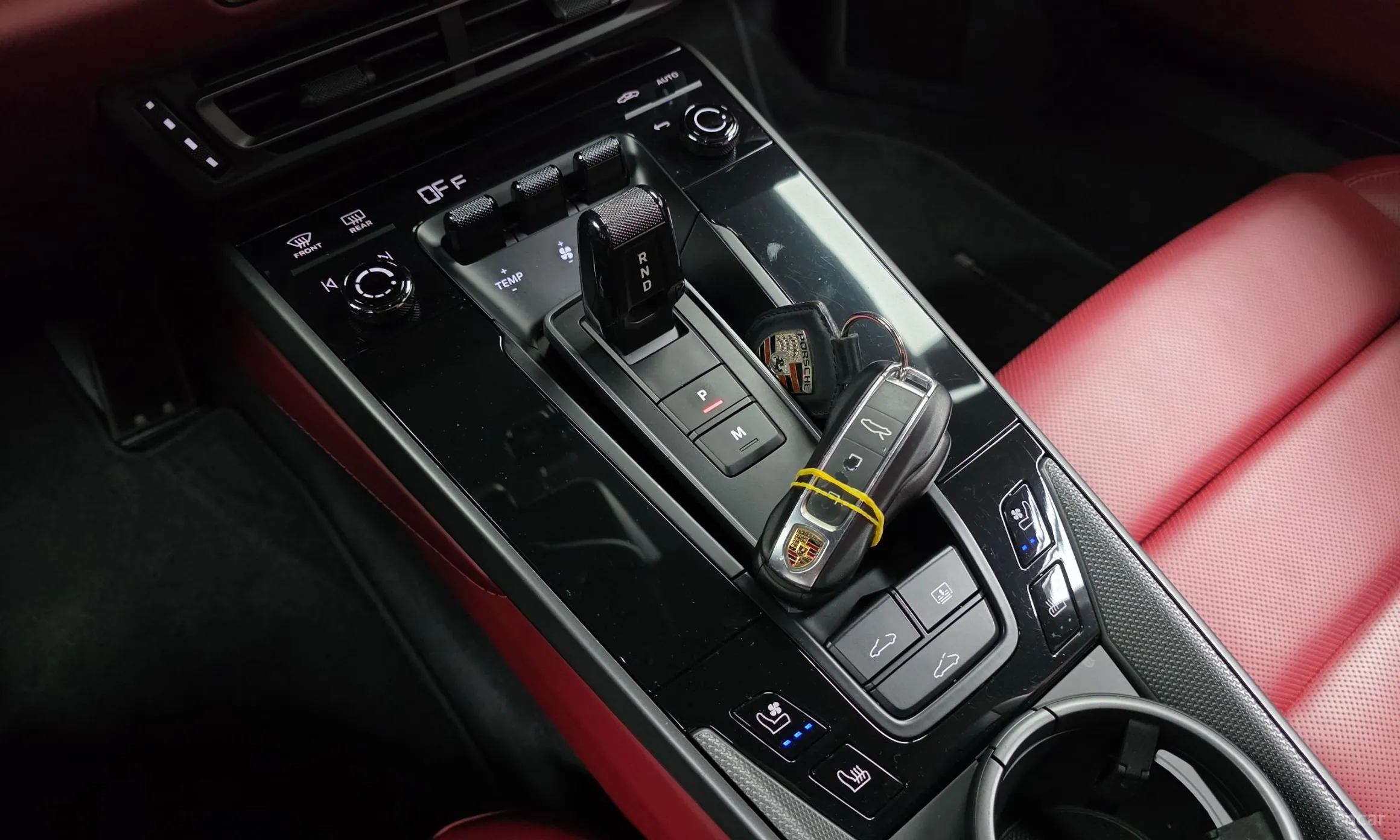 Porsche 911 (992) превью 9