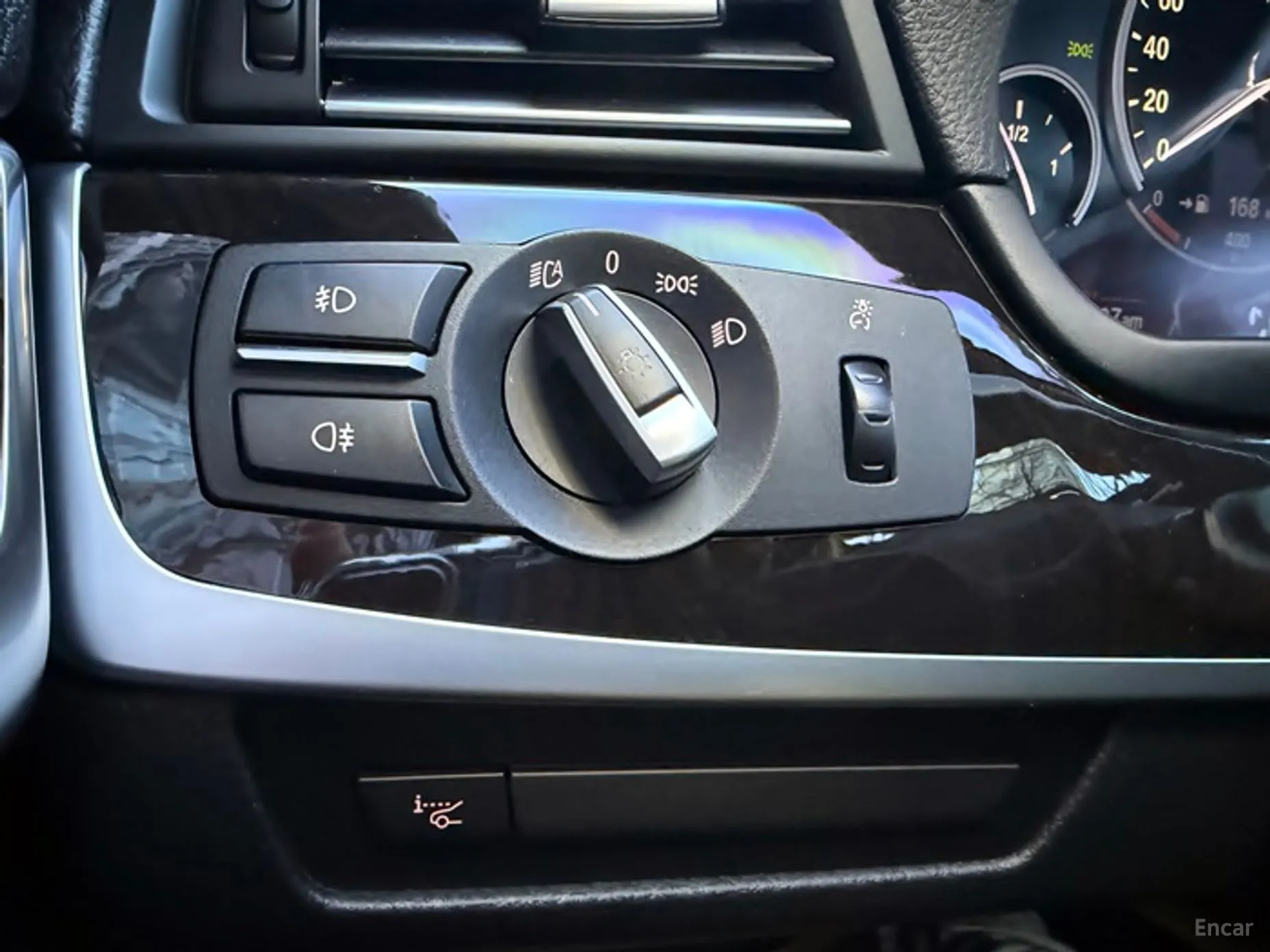 BMW 5 Series (F10) превью 11