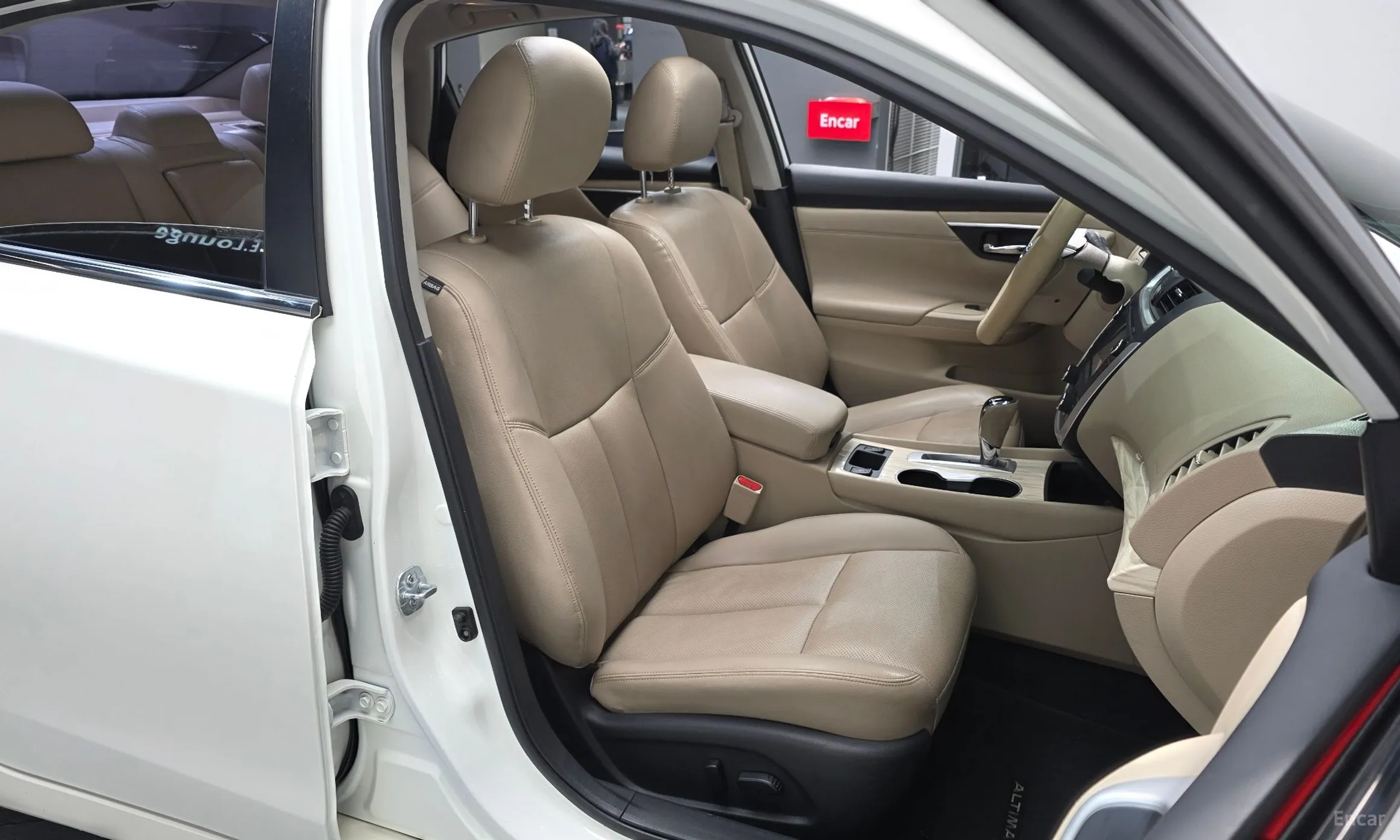 Nissan Altima превью 10