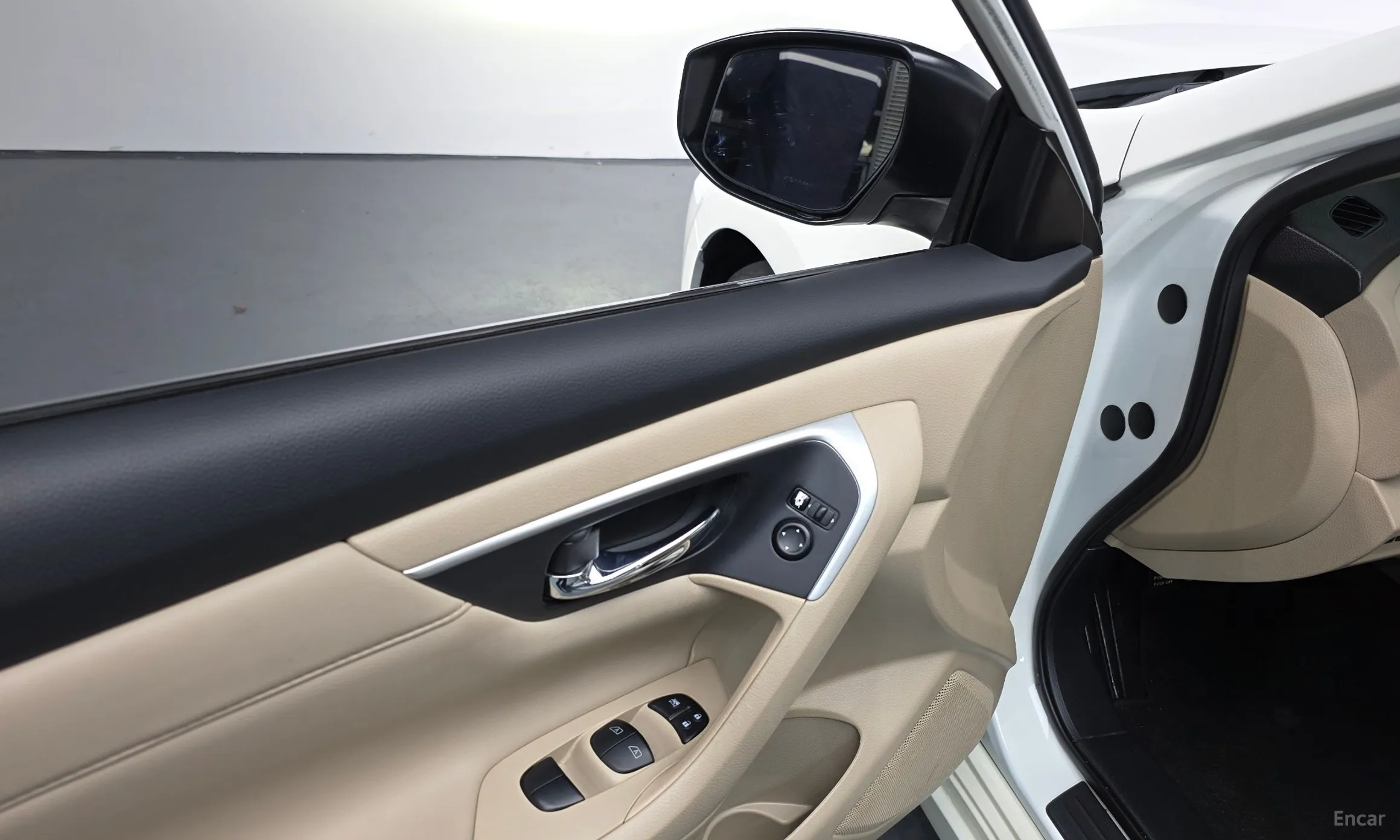 Nissan Altima превью 13
