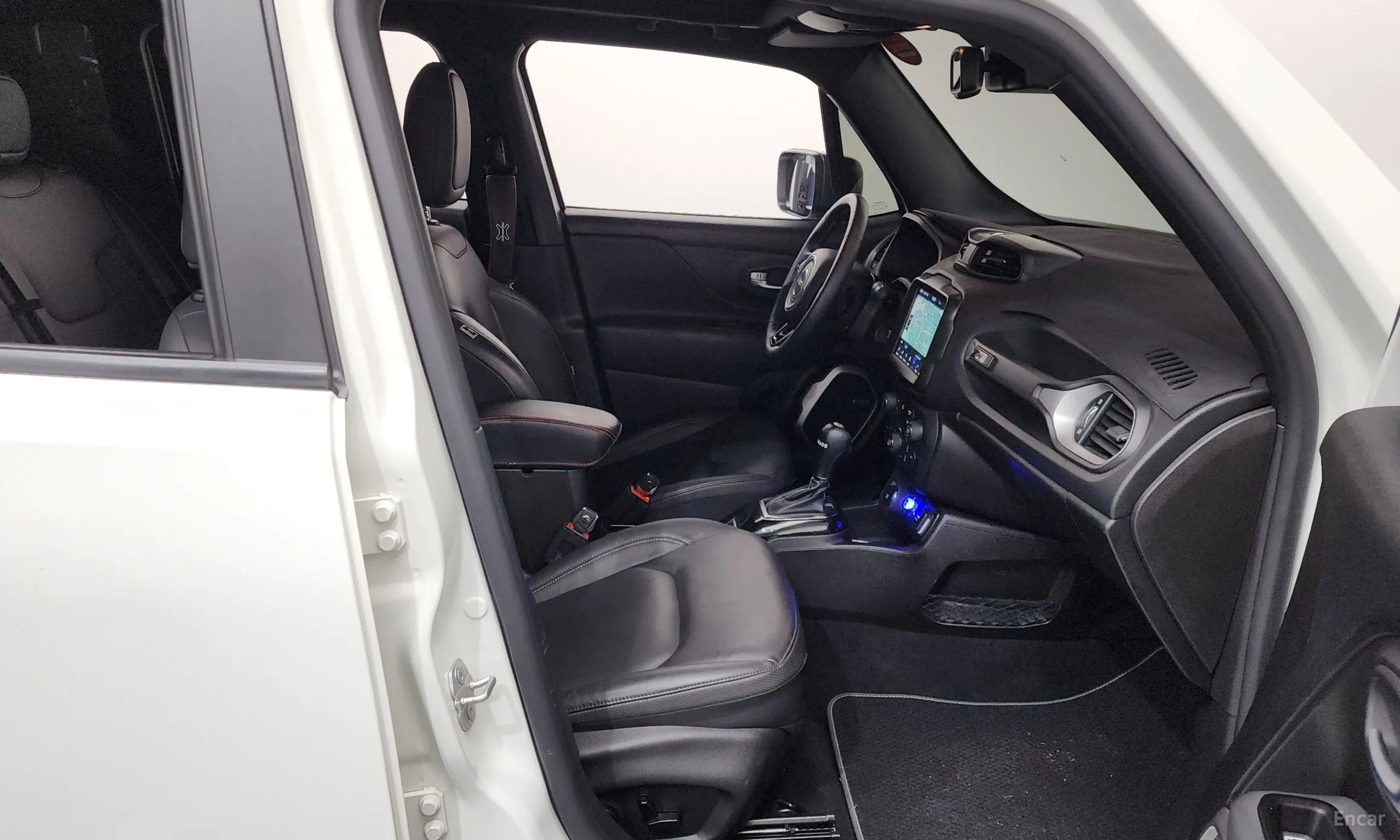 Jeep Renegade превью 11