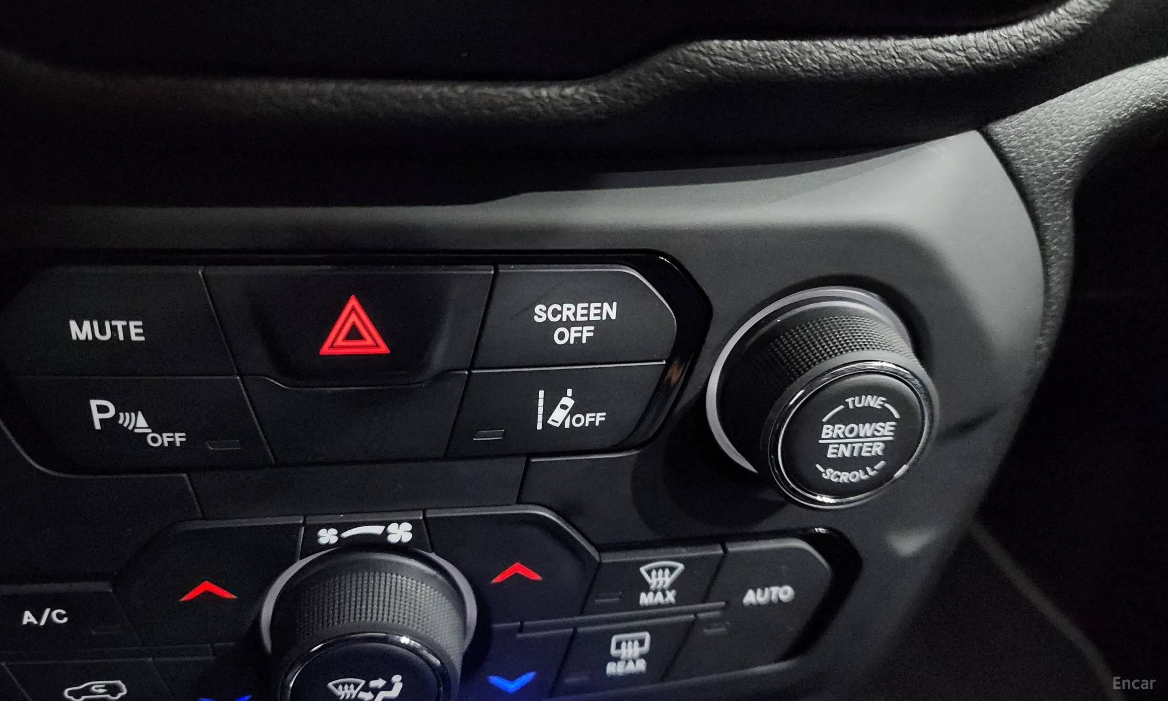 Jeep Renegade превью 17