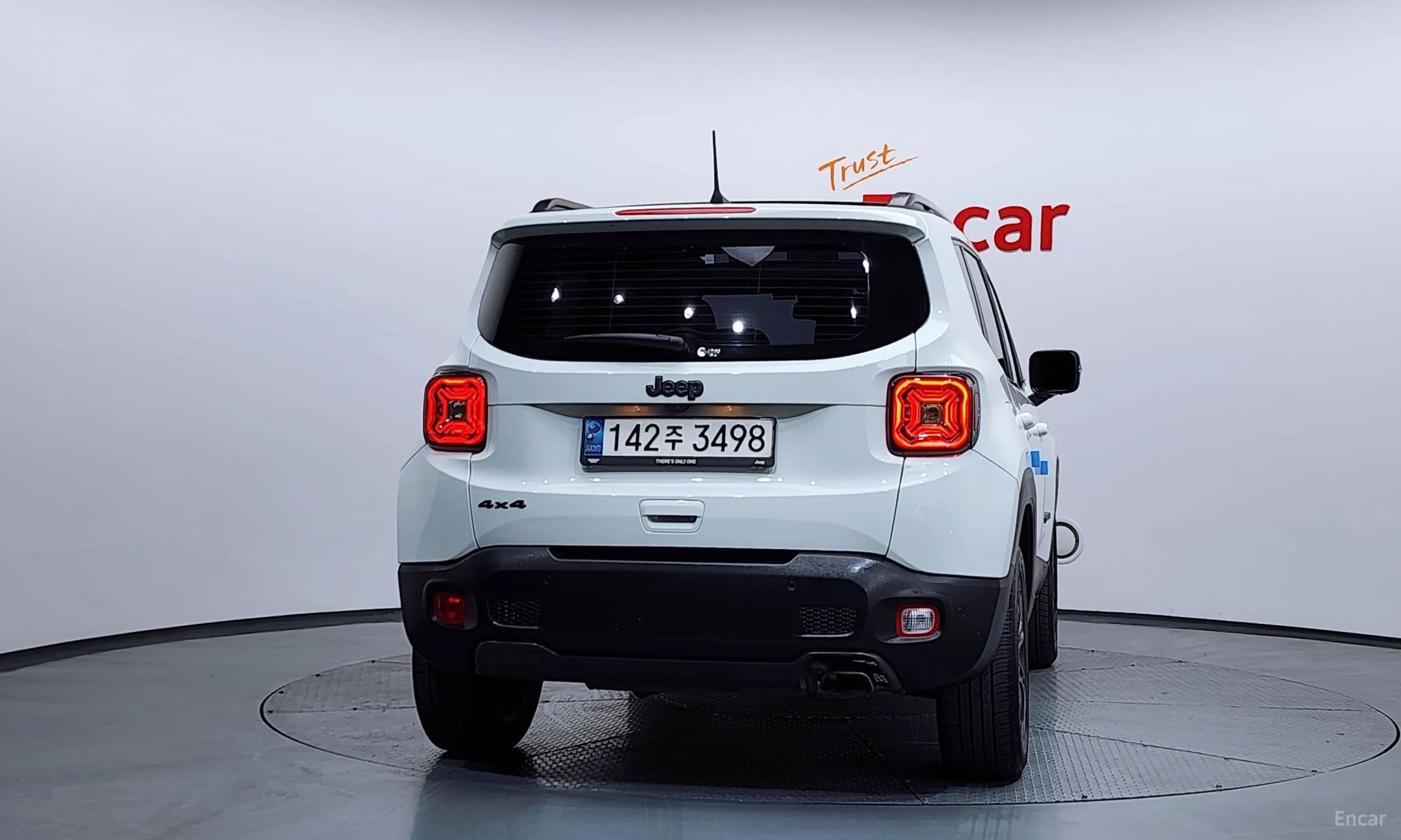 Jeep Renegade превью 4