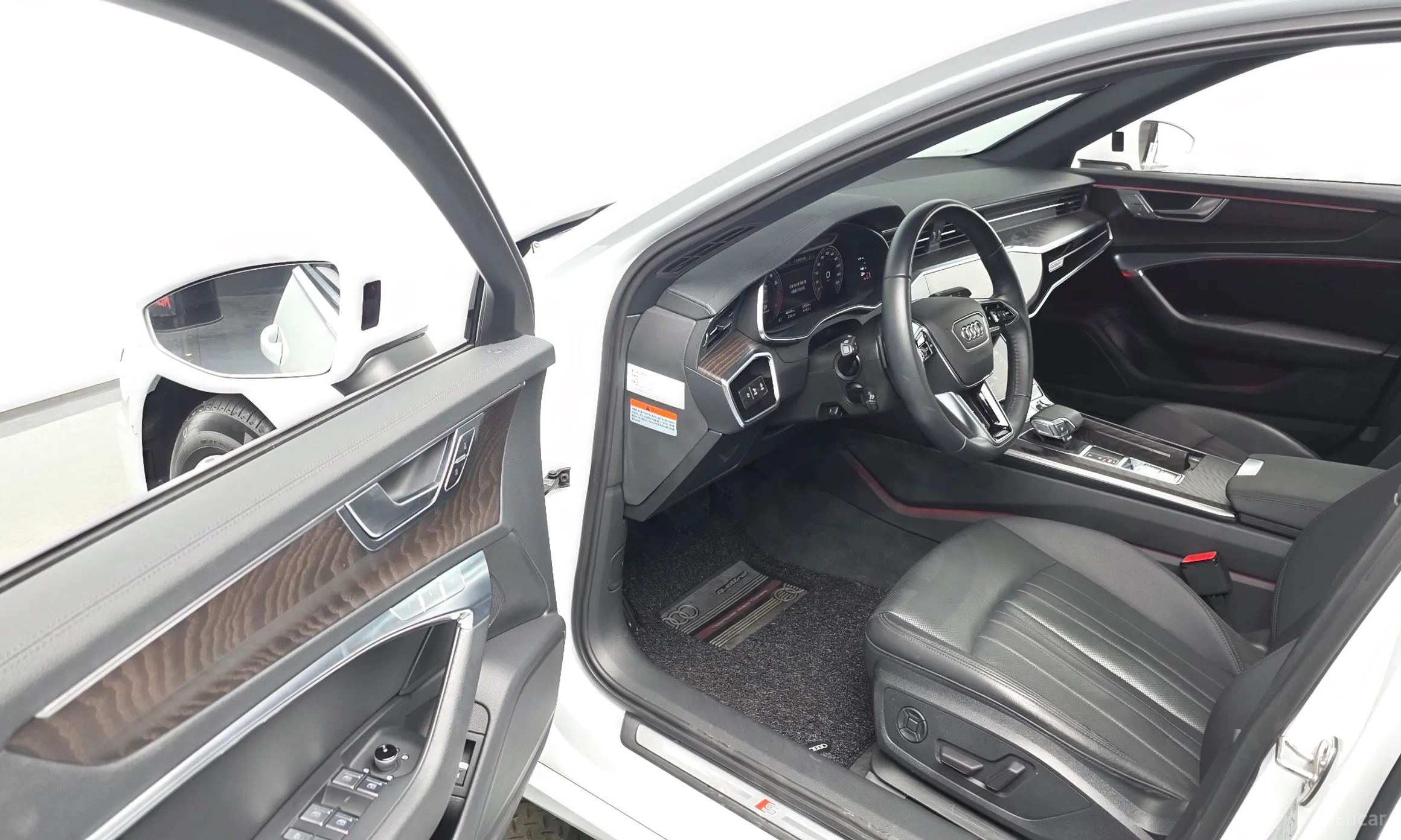 Audi A6 (C8) превью 11