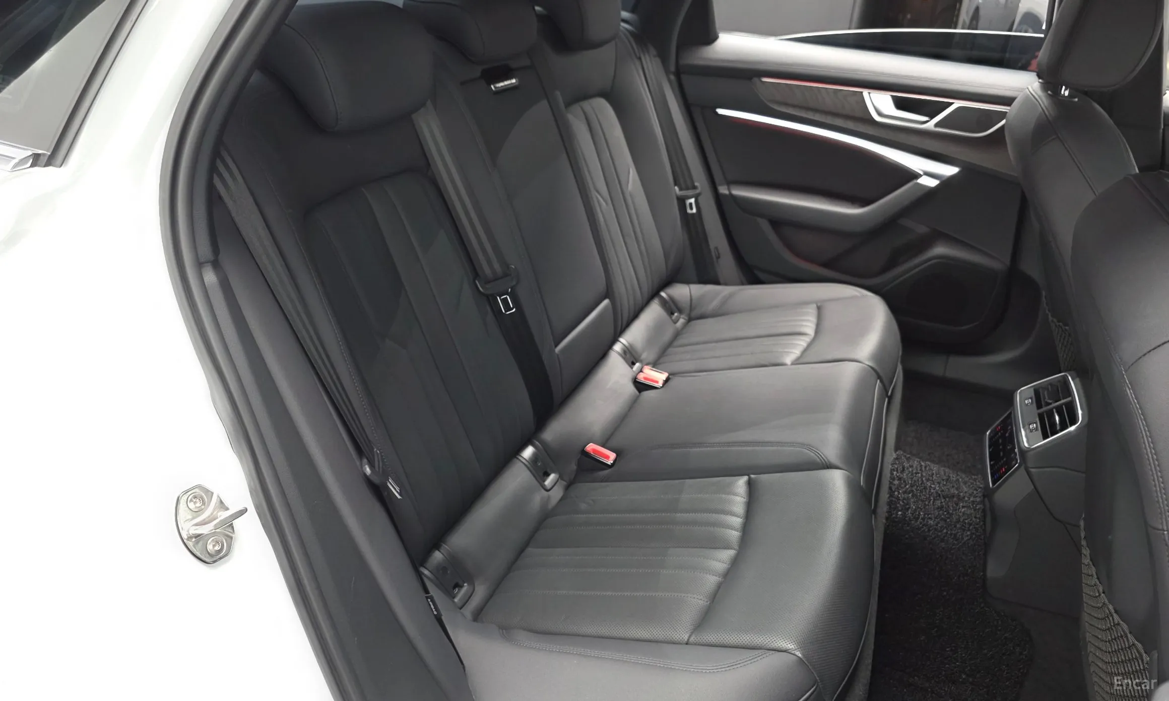 Audi A6 (C8) превью 12