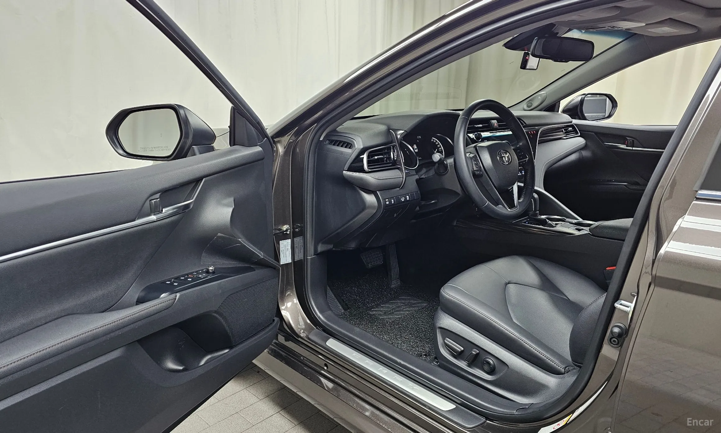 Toyota Camry (XV70) превью 10