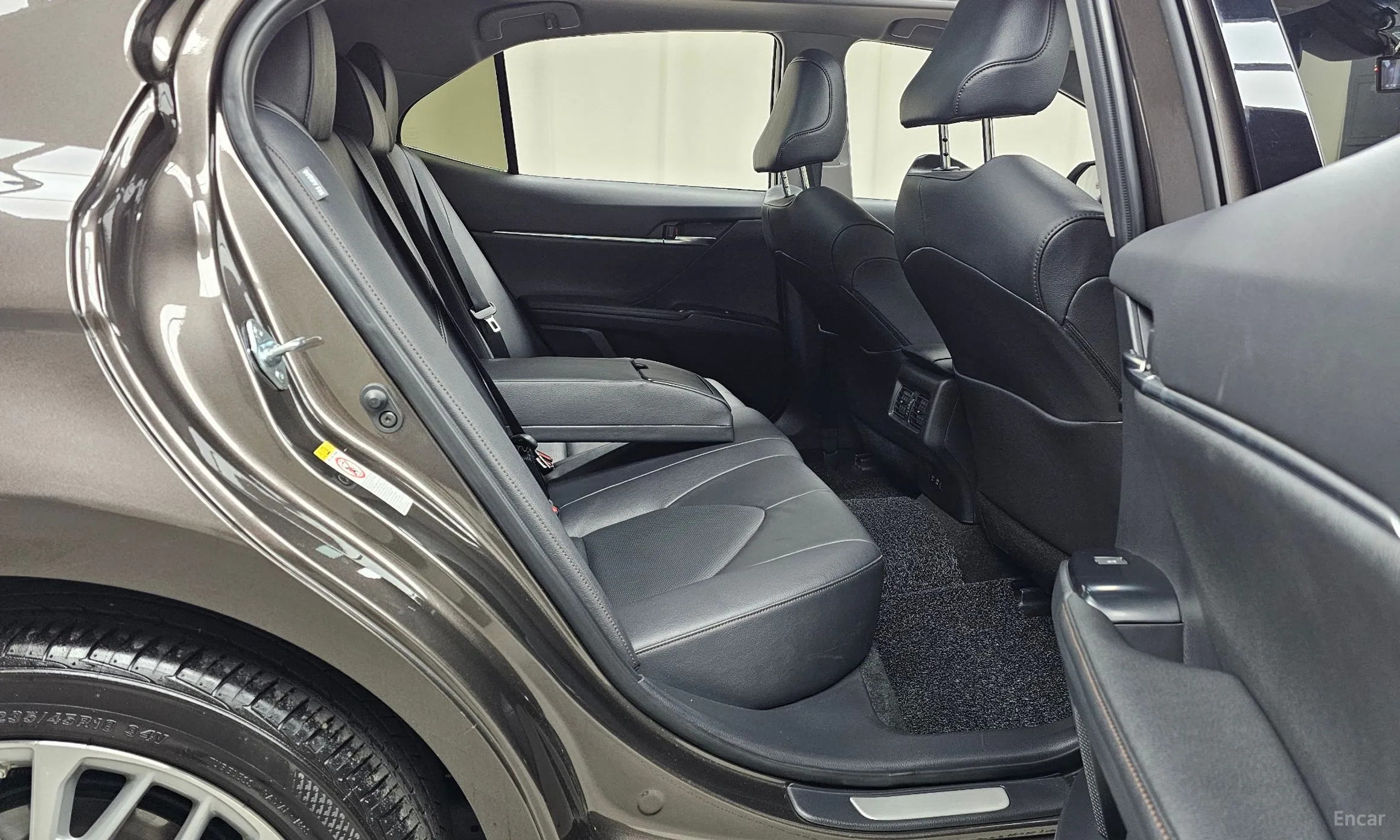 Toyota Camry (XV70) превью 12