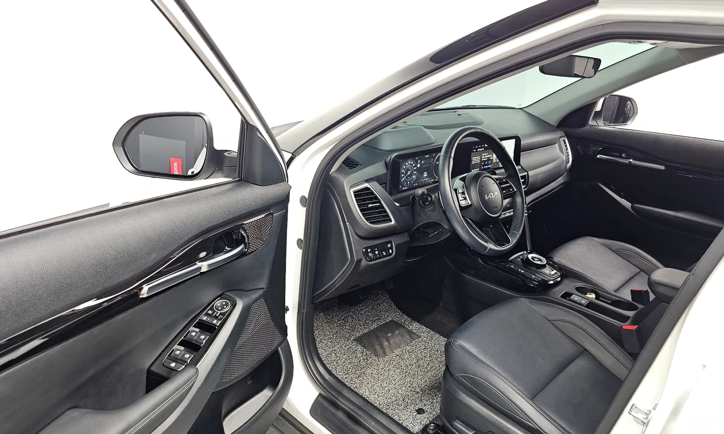 Kia Seltos превью 11