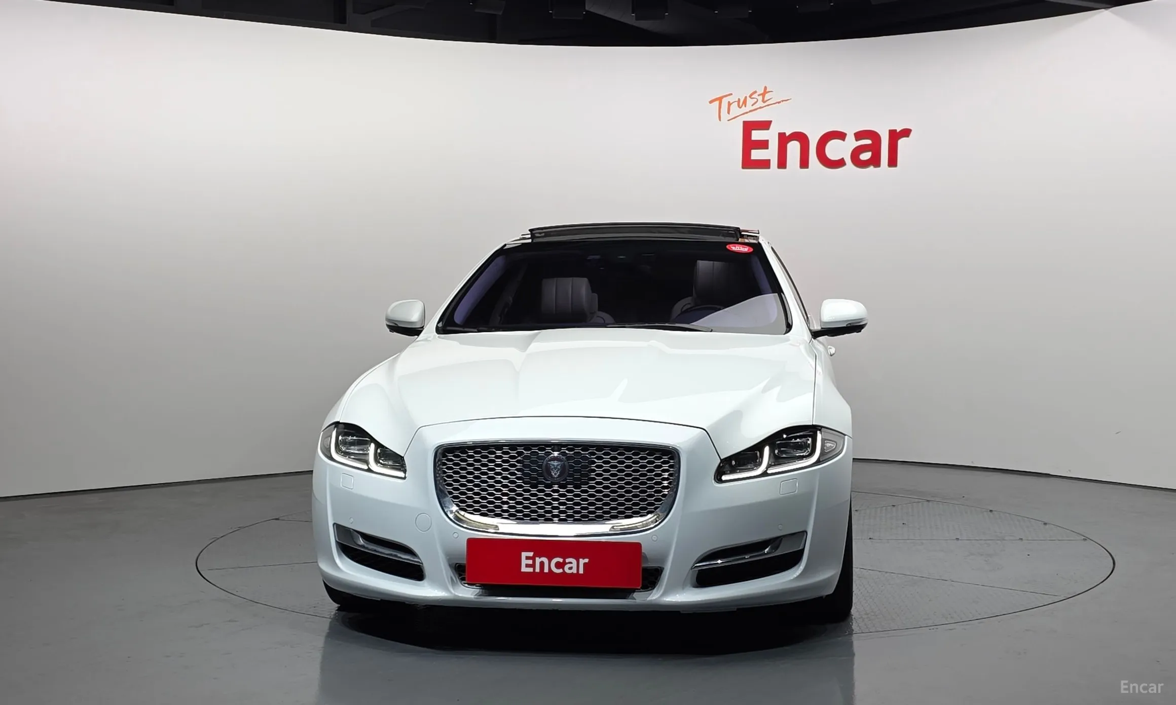 Jaguar All New XJ превью 3