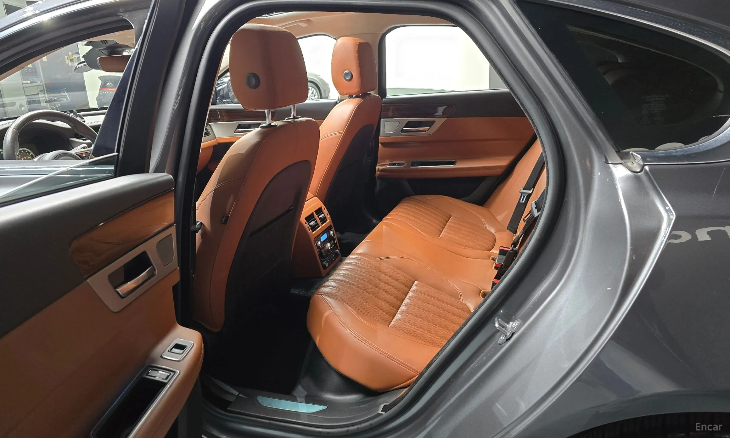 Jaguar XF (x260) превью 11