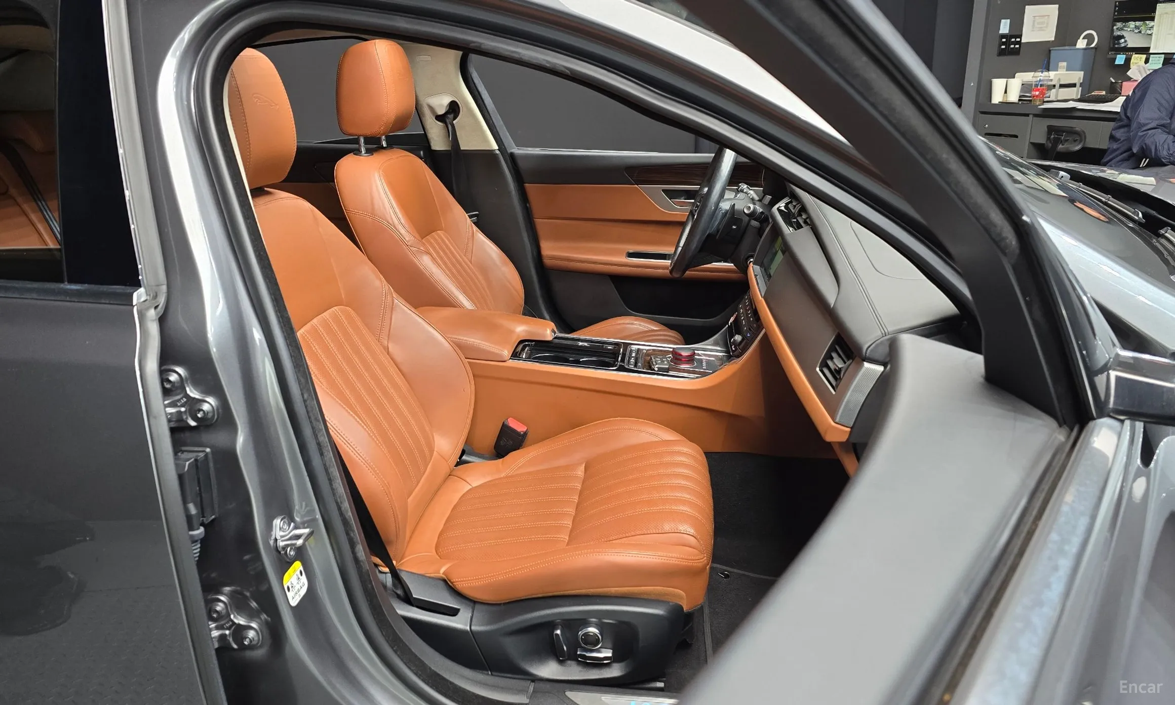 Jaguar XF (x260) превью 12