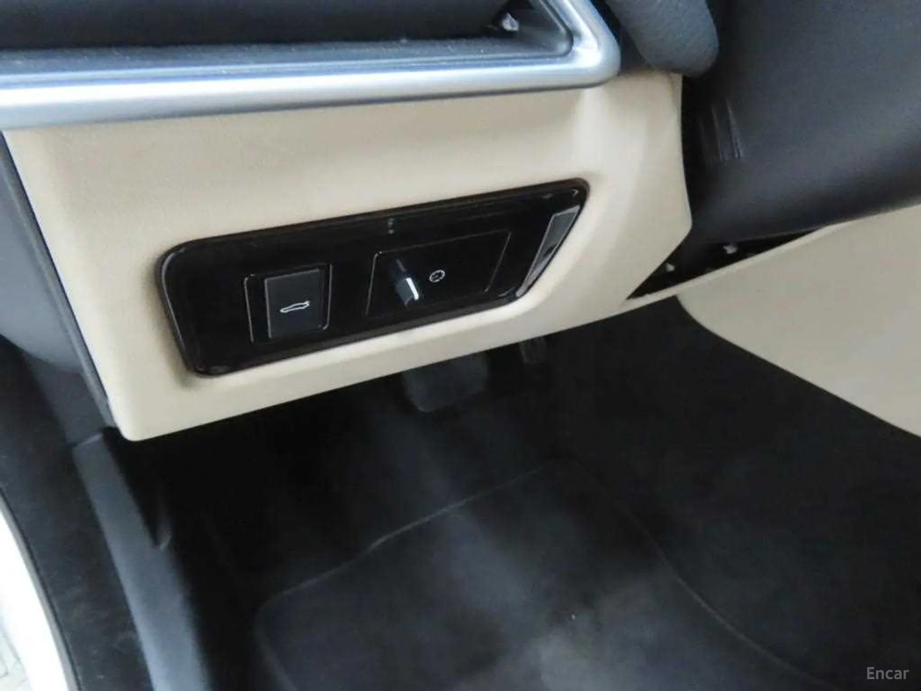Jaguar XE превью 12