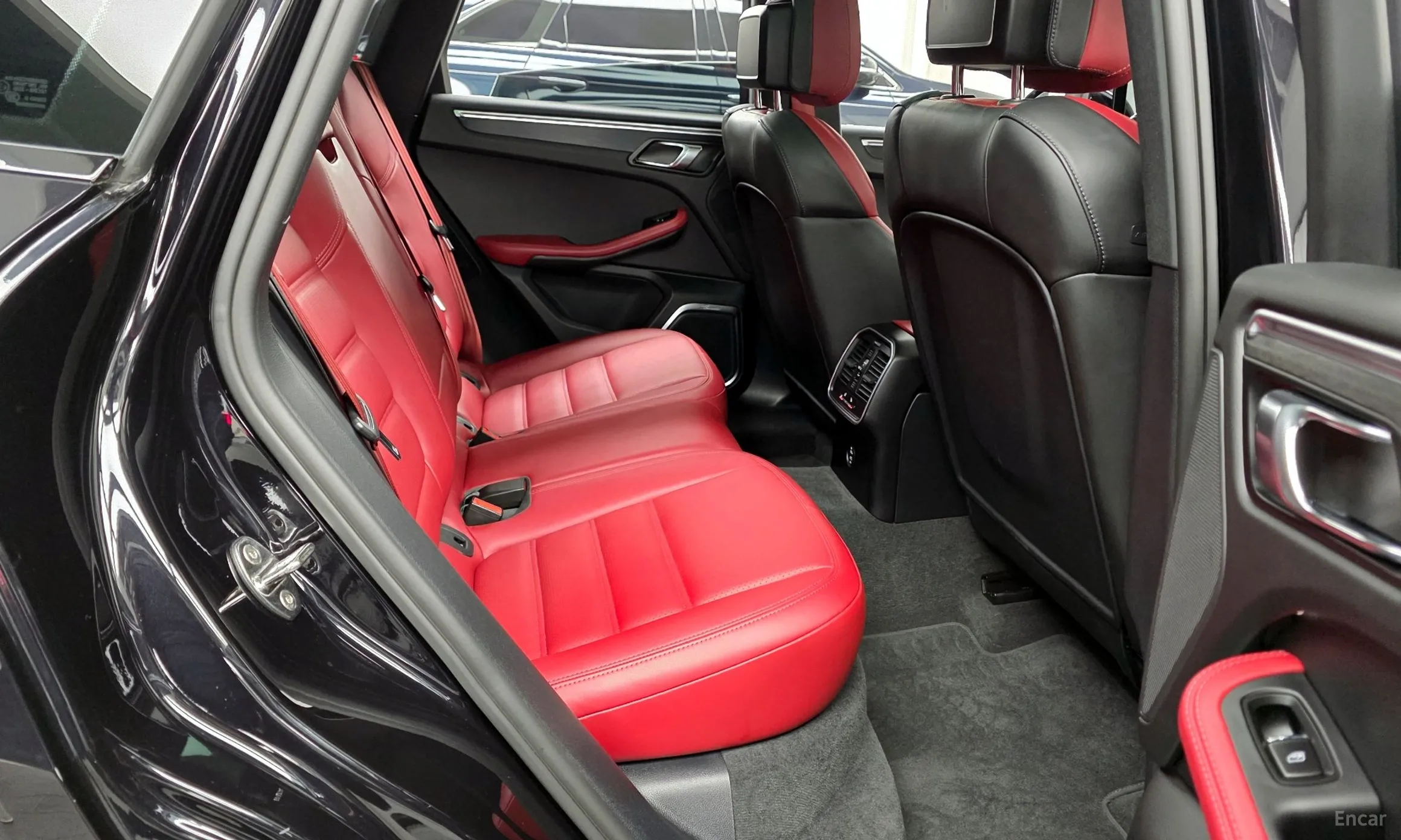 Porsche Macan превью 12