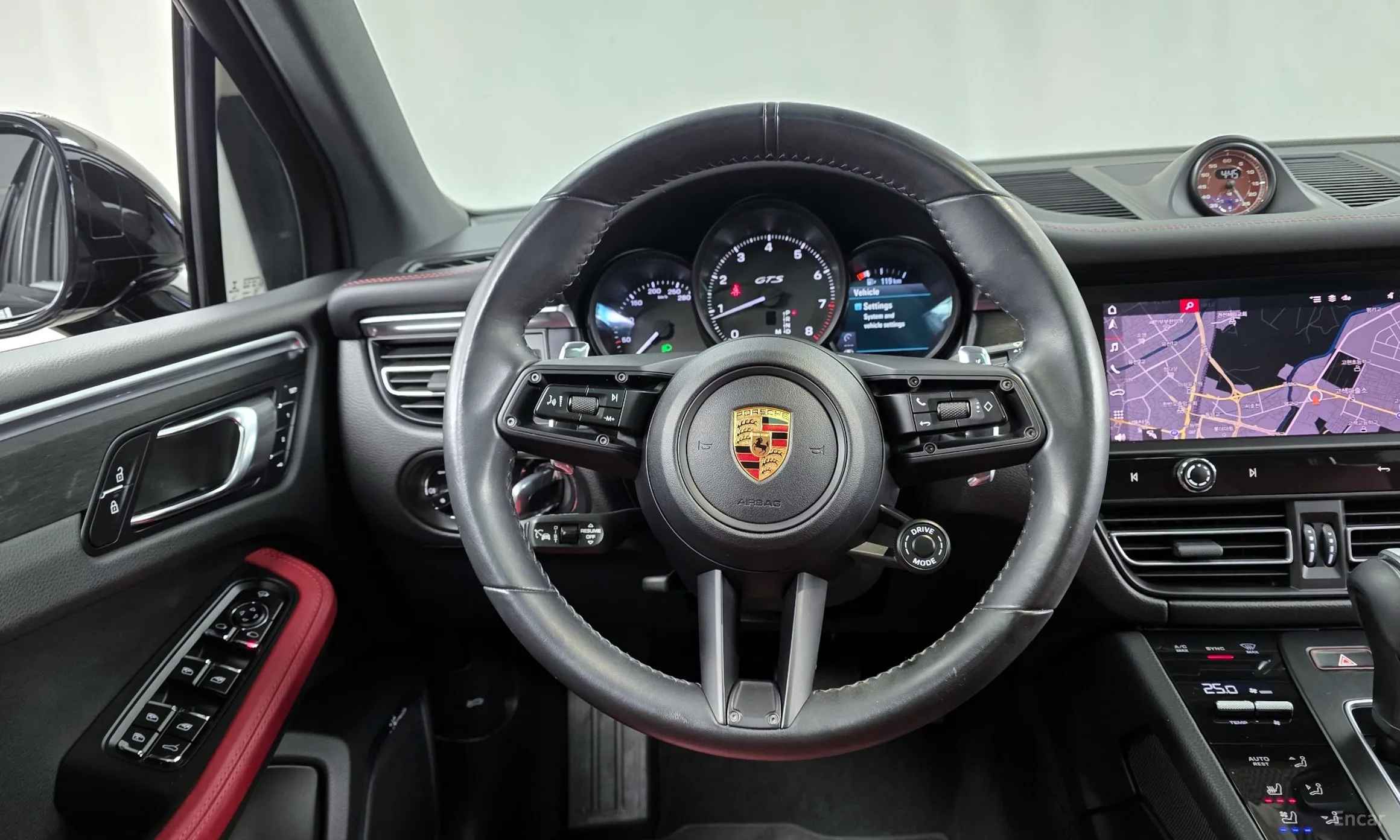 Porsche Macan превью 13