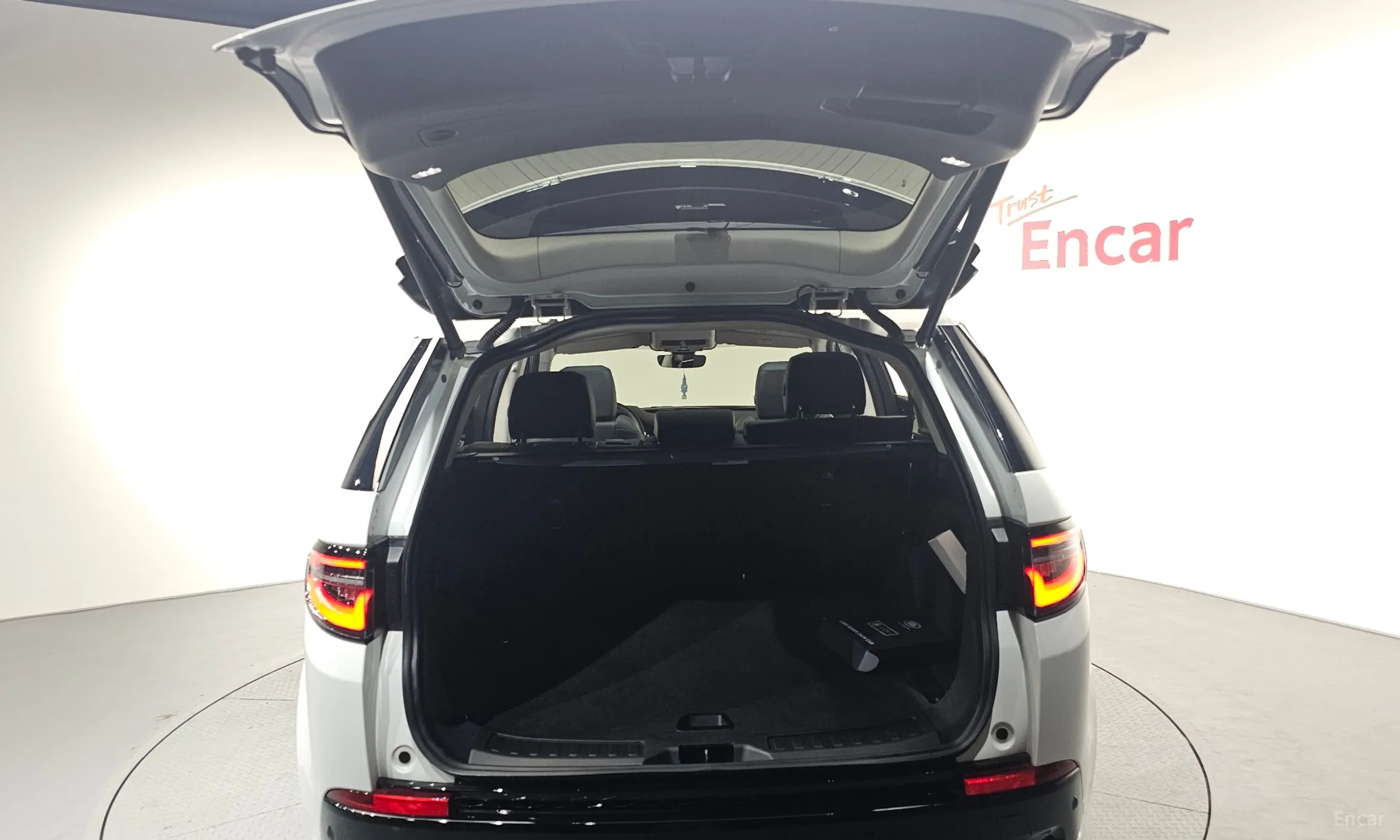 Land Rover Discovery Sports превью 20