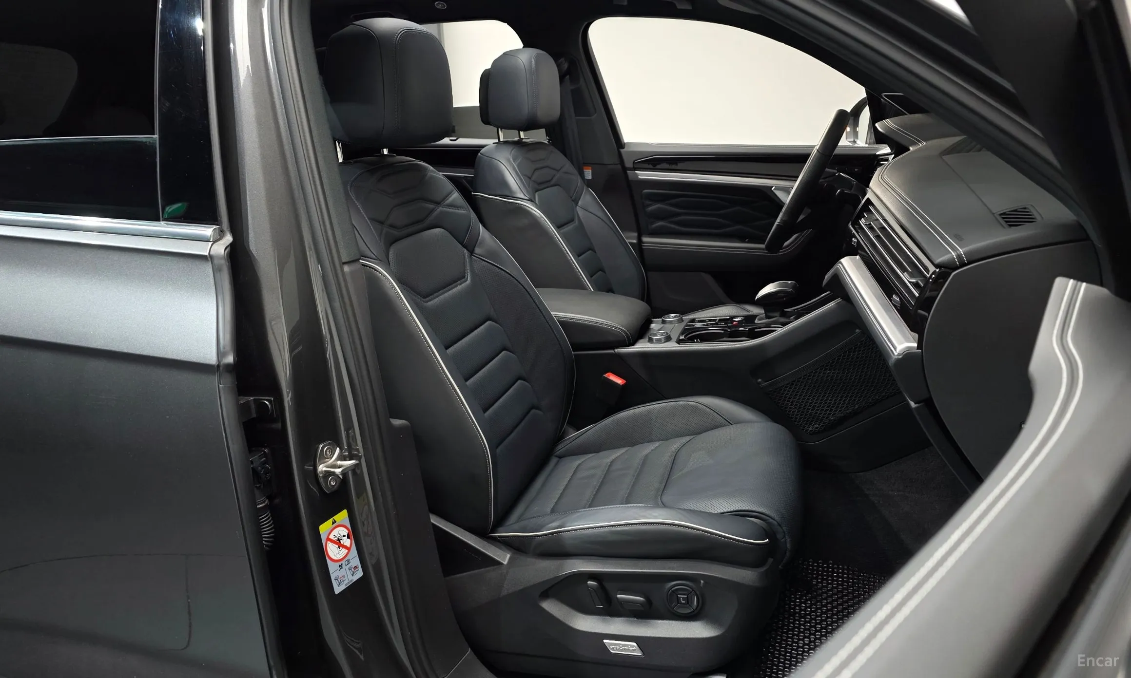 Volkswagen Touareg 3rd Generation превью 10