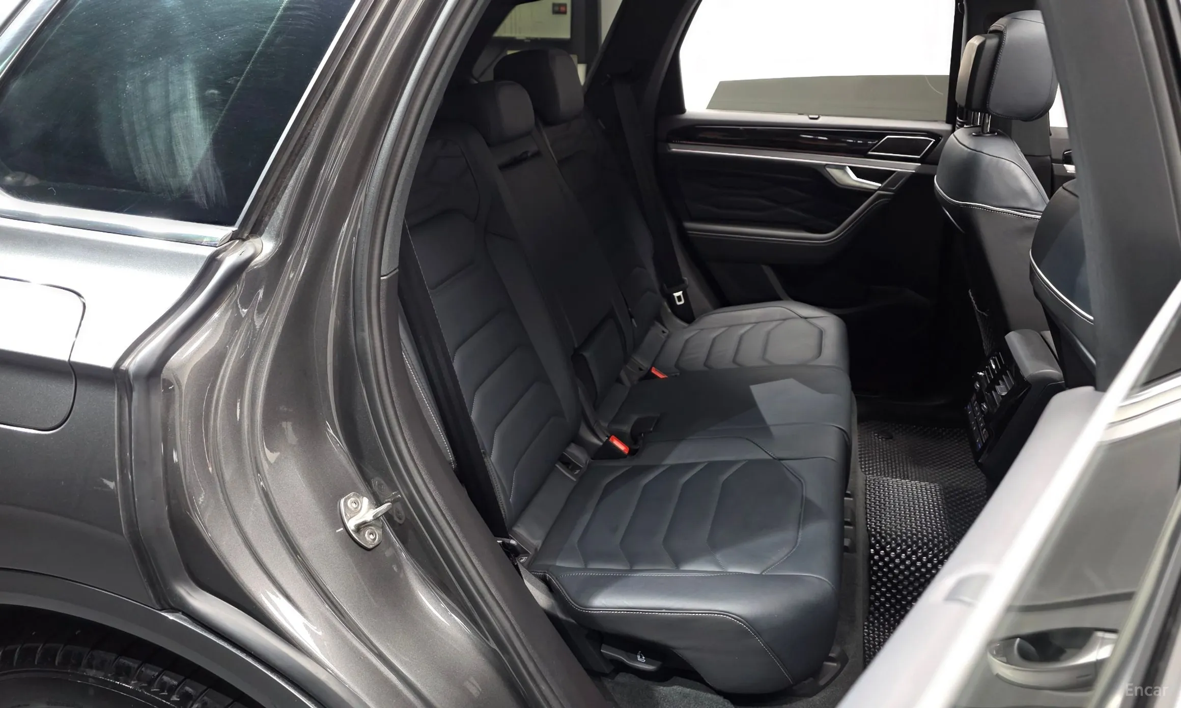Volkswagen Touareg 3rd Generation превью 11