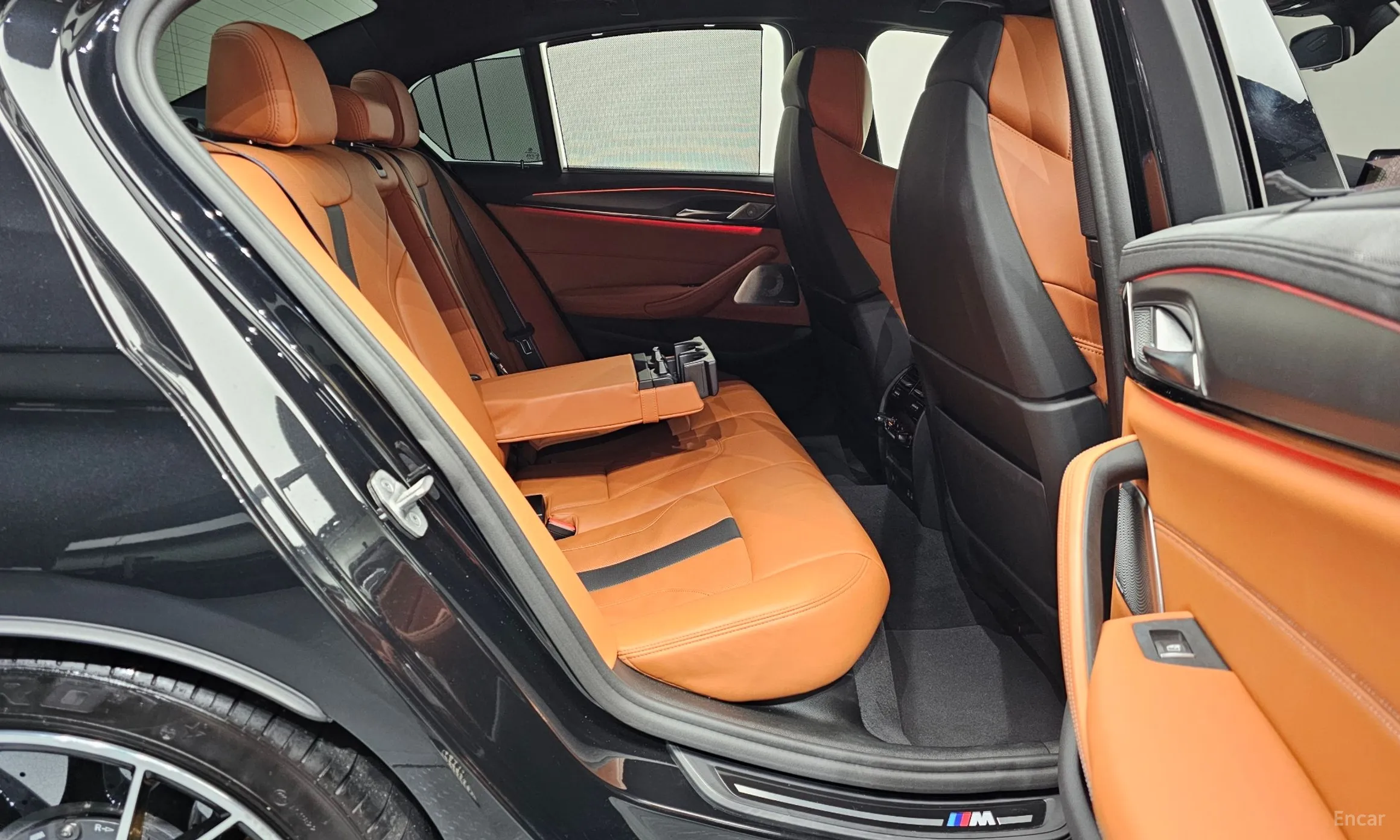 BMW M5 (F90) превью 12