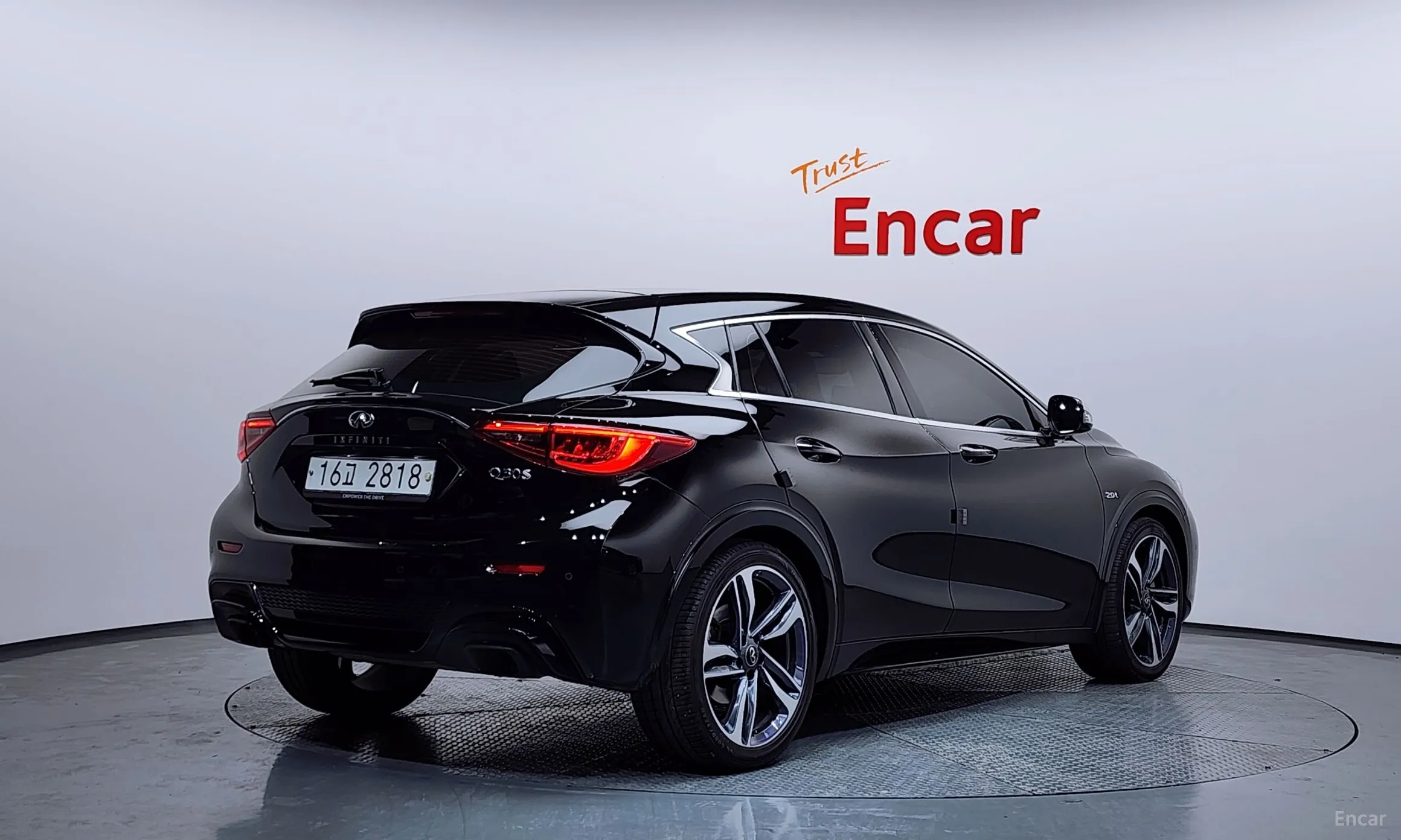 Infiniti Q30