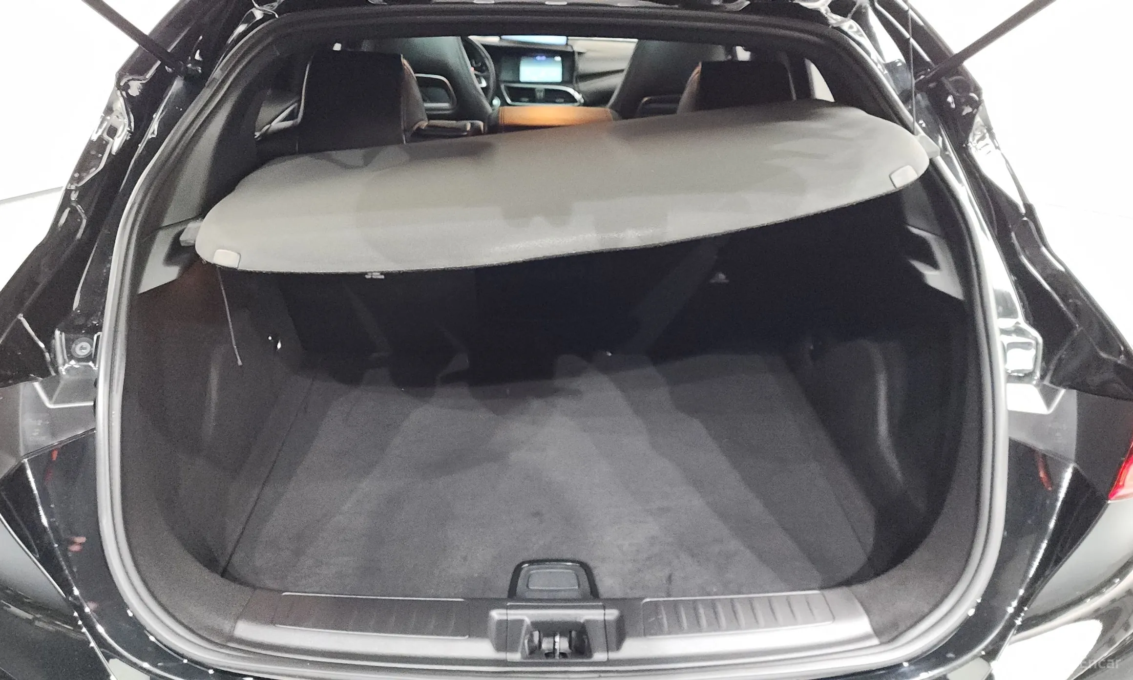 Infiniti Q30 превью 20