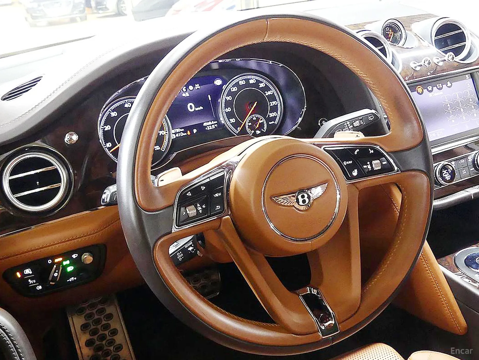 Bentley Bentayga превью 10