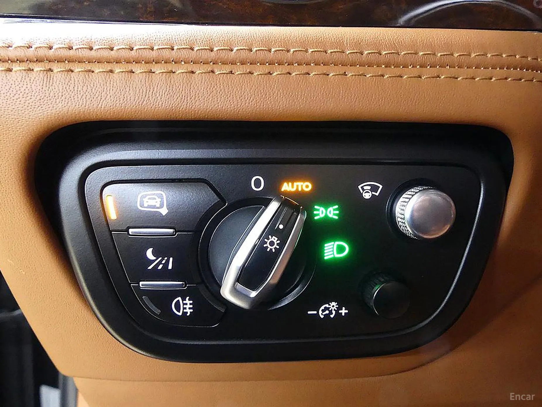 Bentley Bentayga превью 11