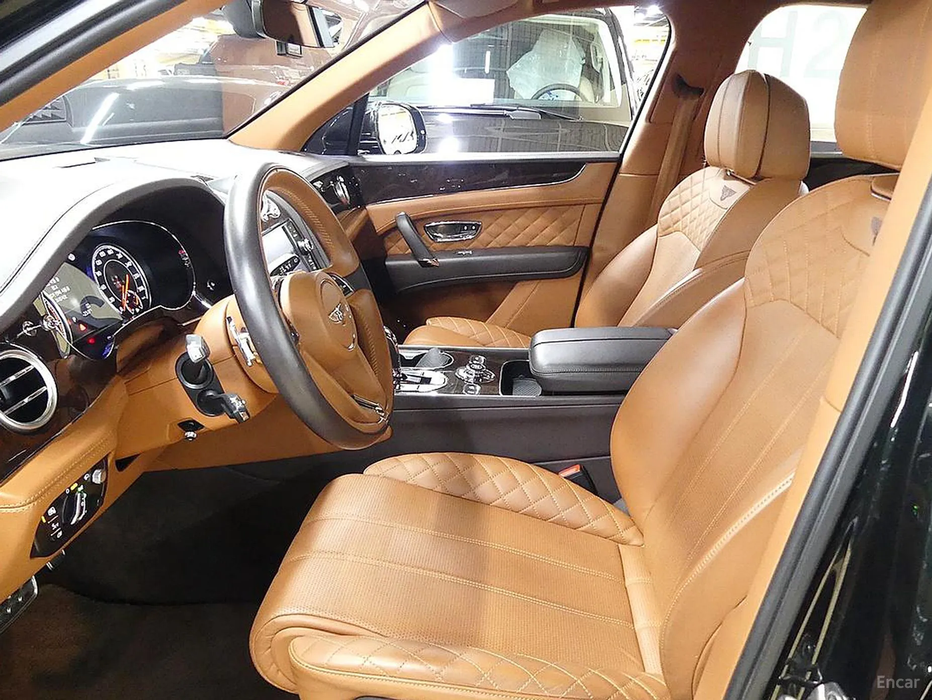 Bentley Bentayga превью 16