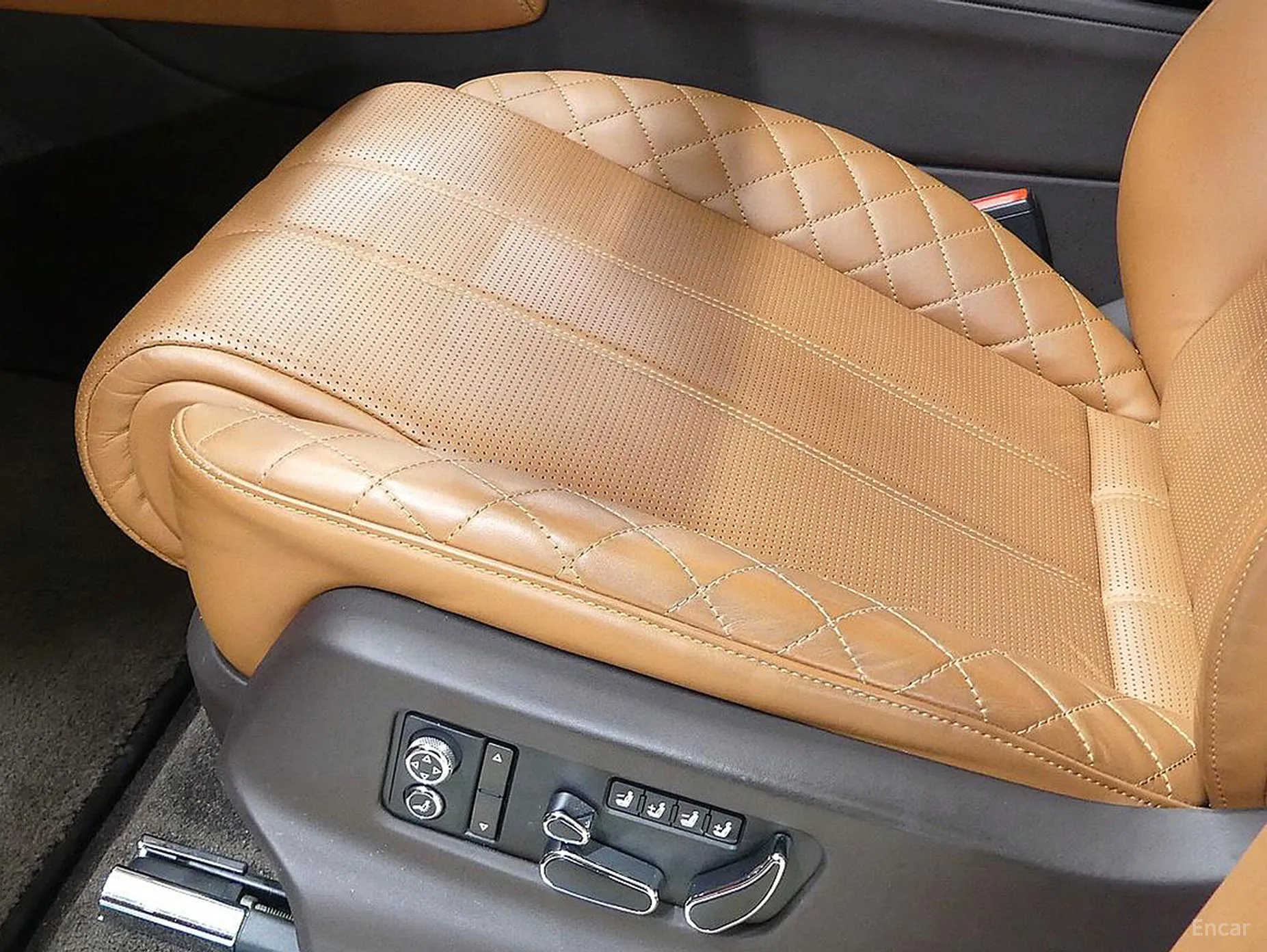 Bentley Bentayga превью 17