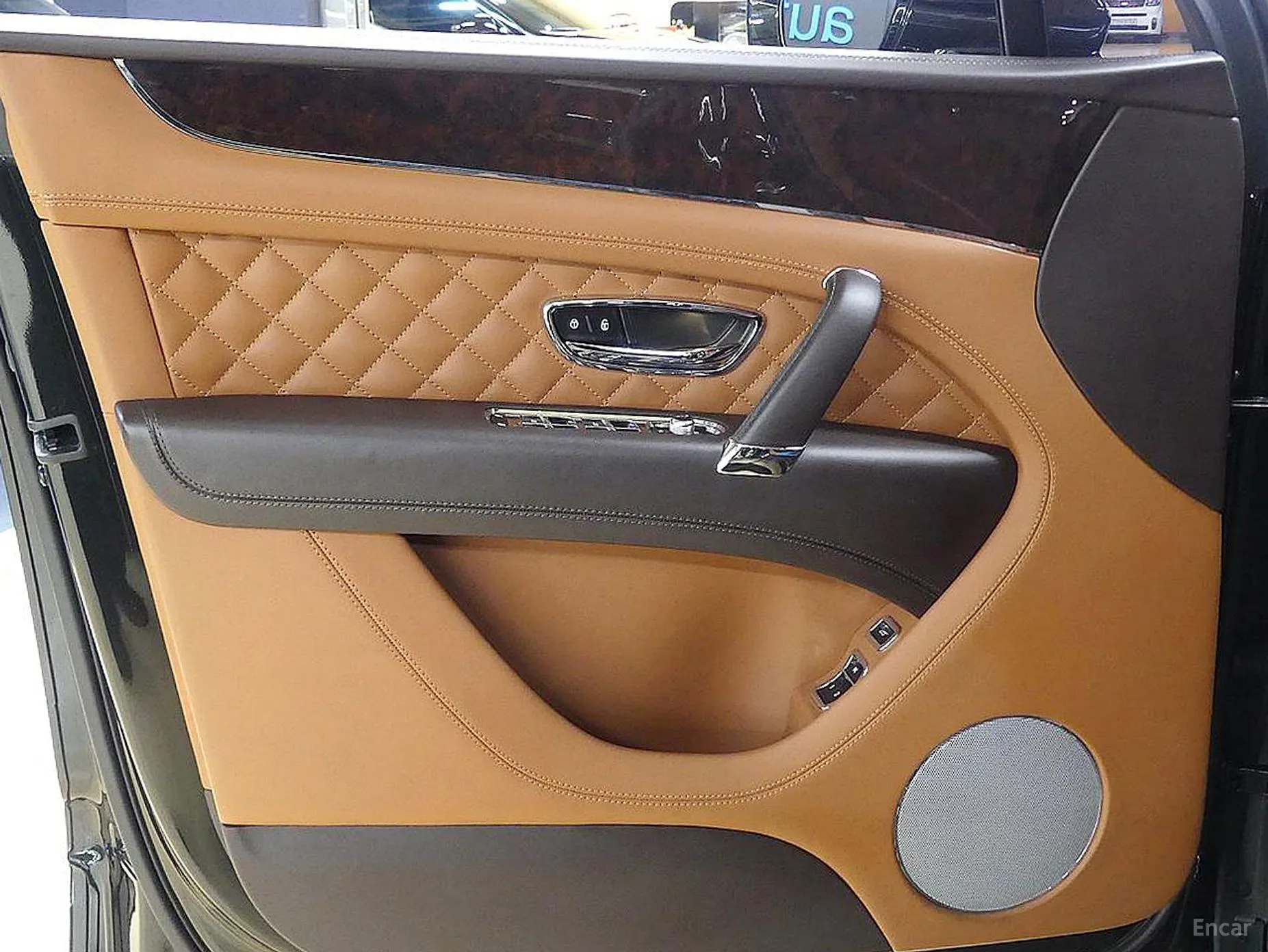 Bentley Bentayga превью 18