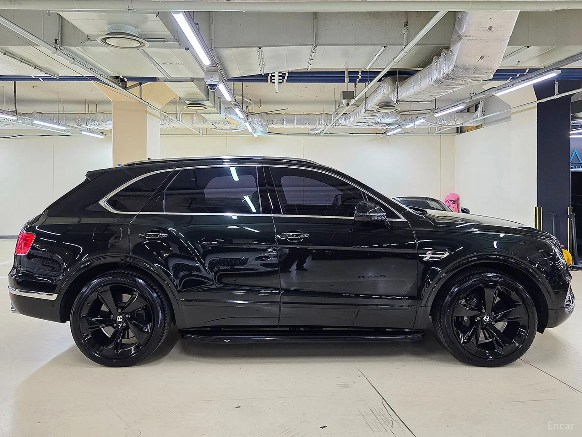 Bentley Bentayga превью 3