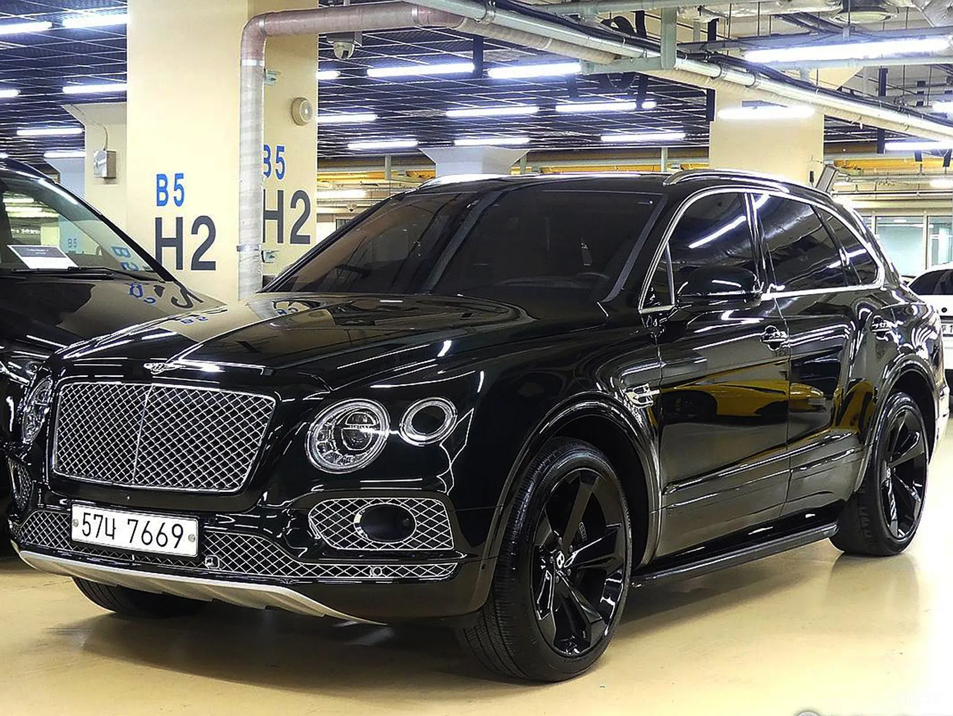 Bentley Bentayga превью 5