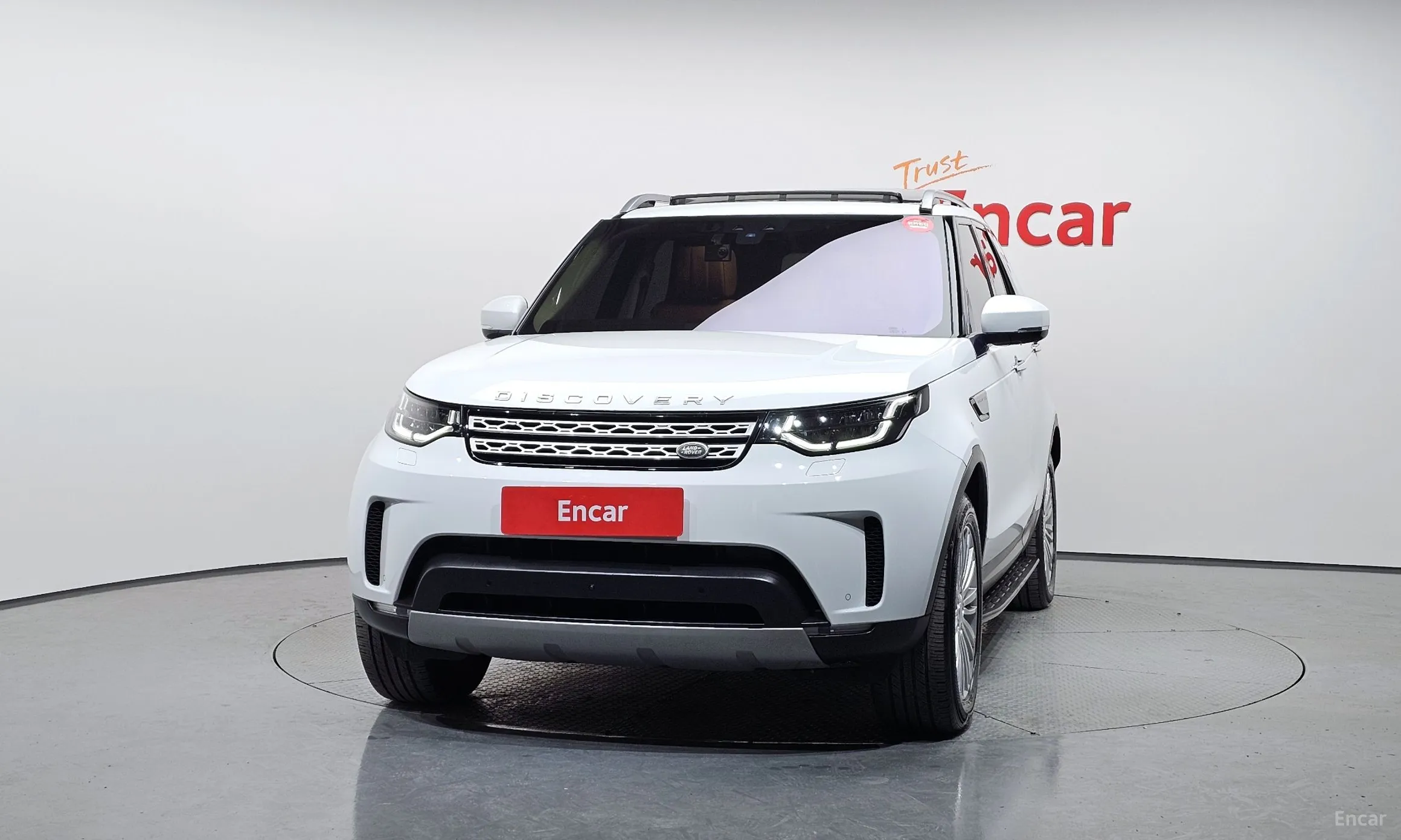 Land Rover Discovery 5 превью 3