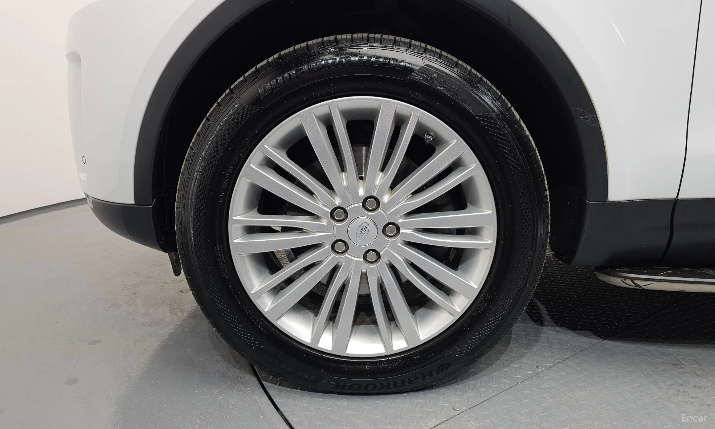 Land Rover Discovery 5 превью 5