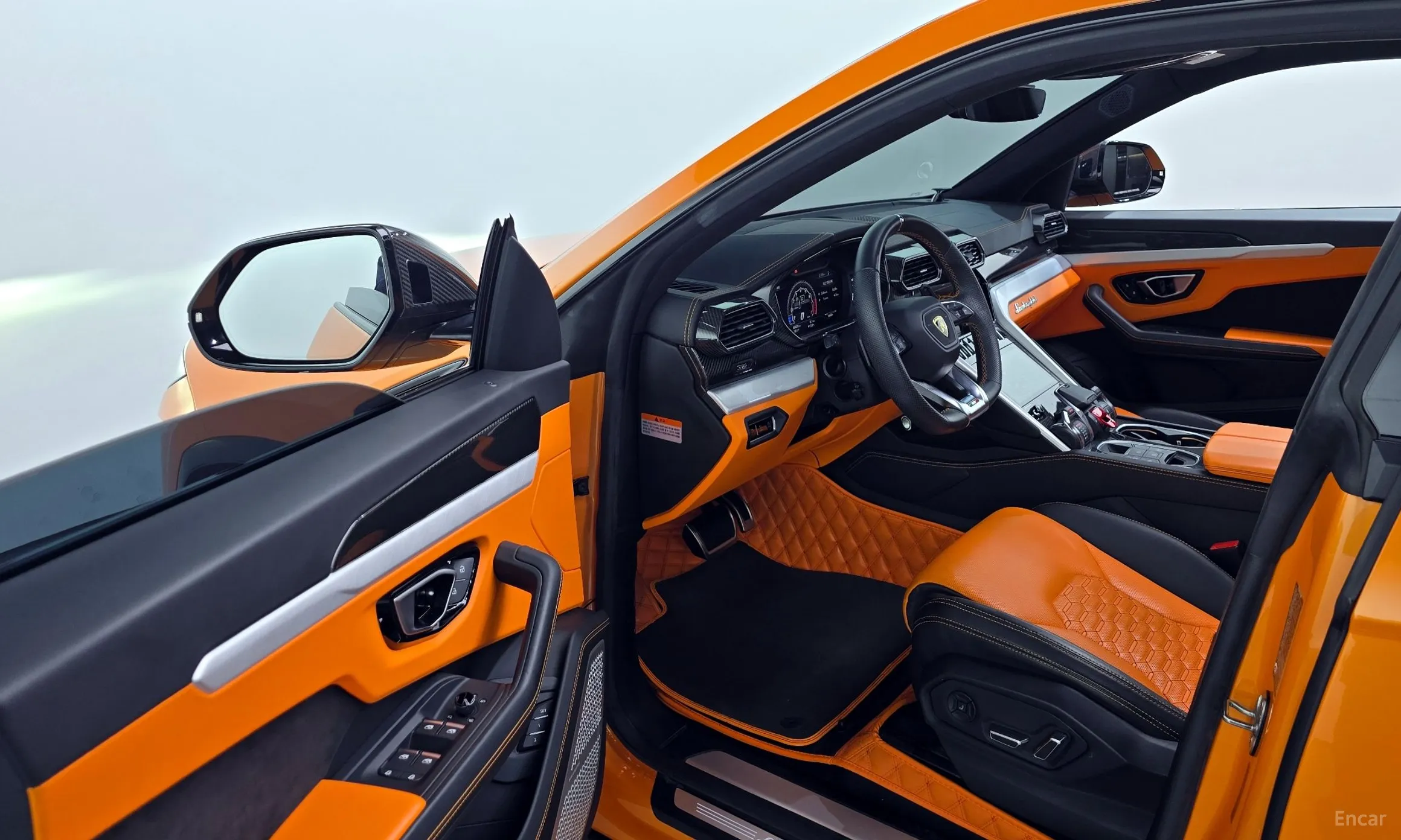 Lamborghini Urus превью 10