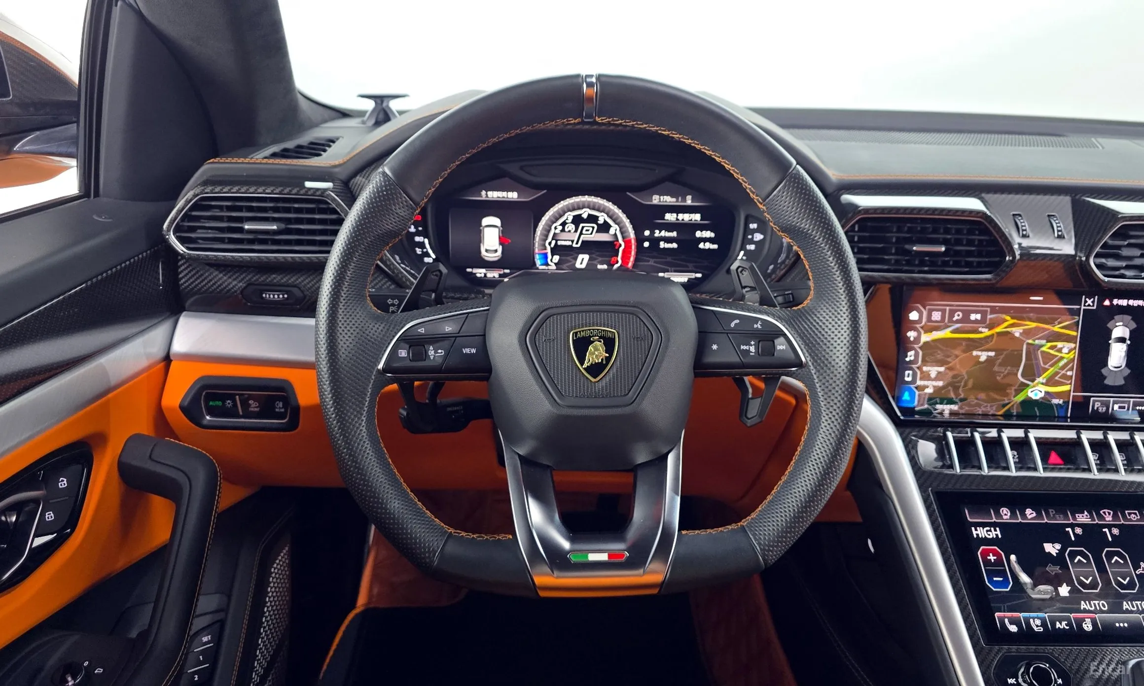Lamborghini Urus превью 13