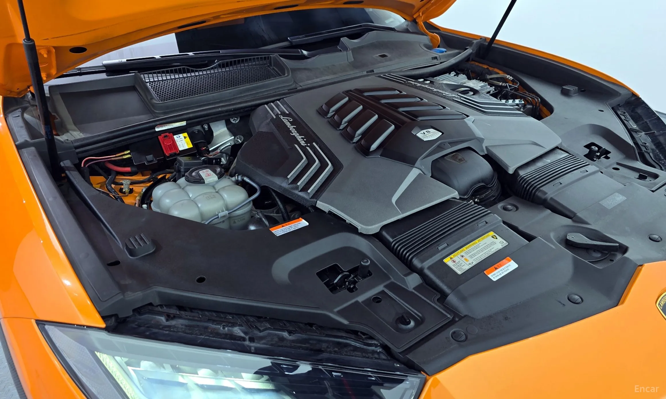 Lamborghini Urus превью 6