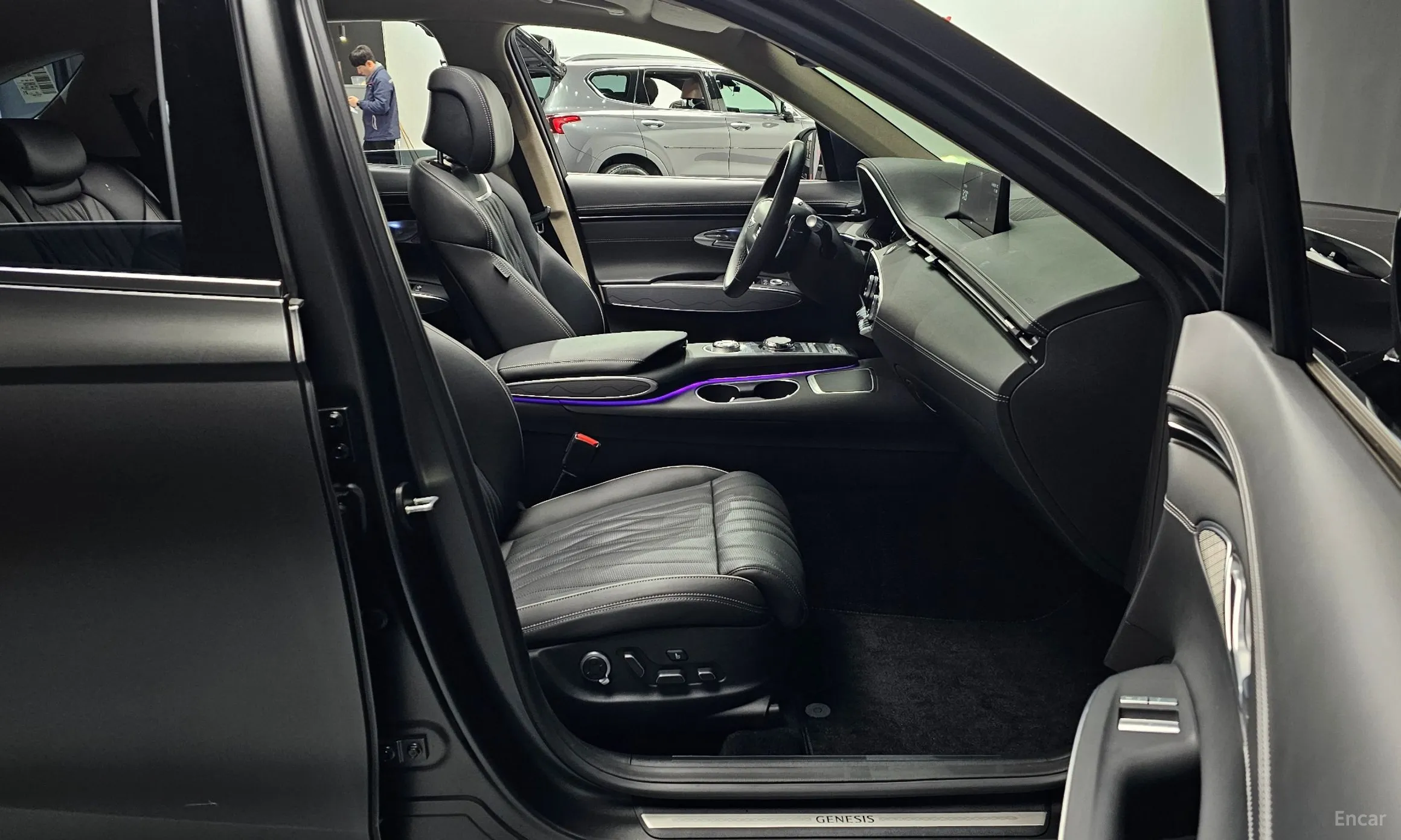 Genesis GV70 превью 11