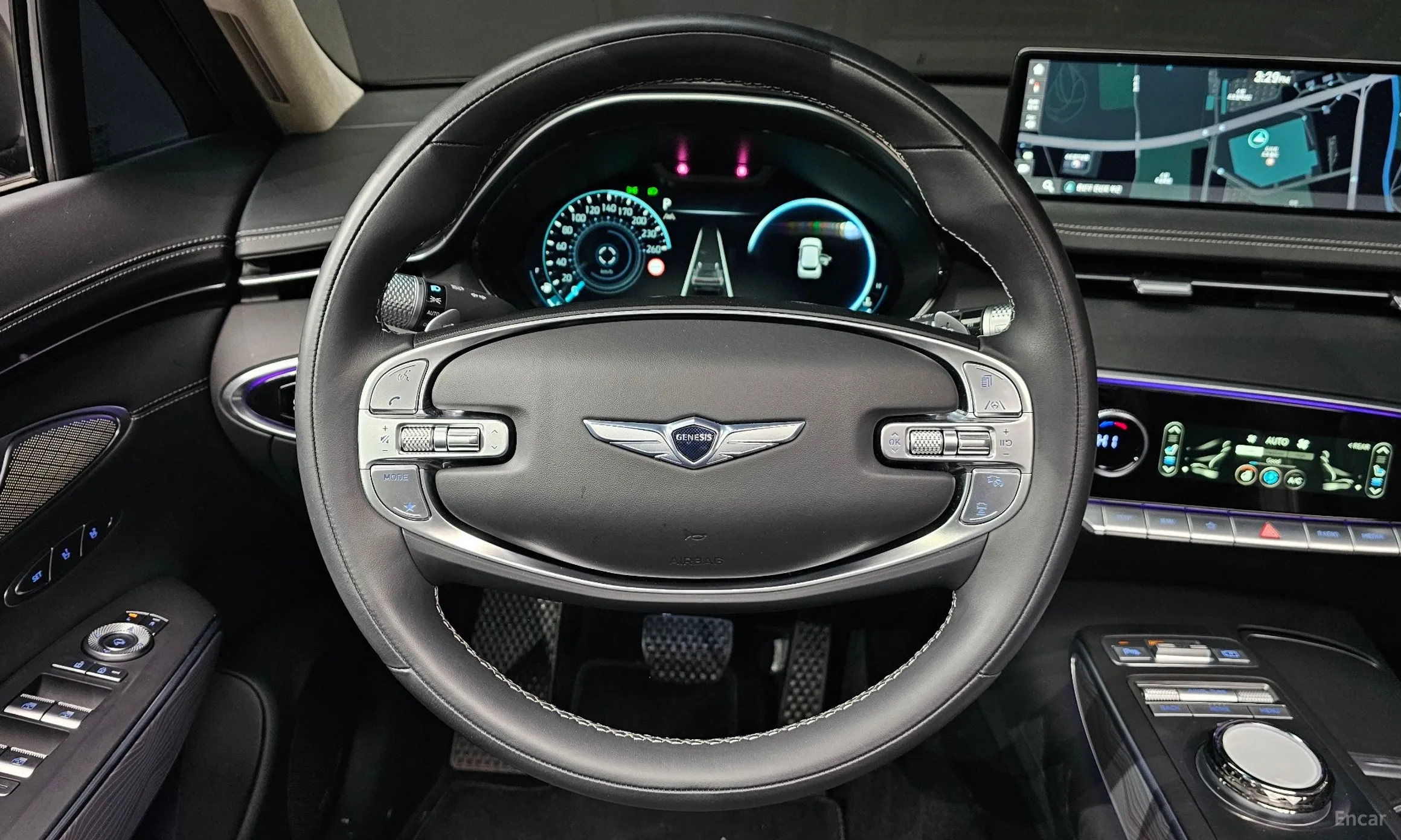Genesis GV70 превью 13
