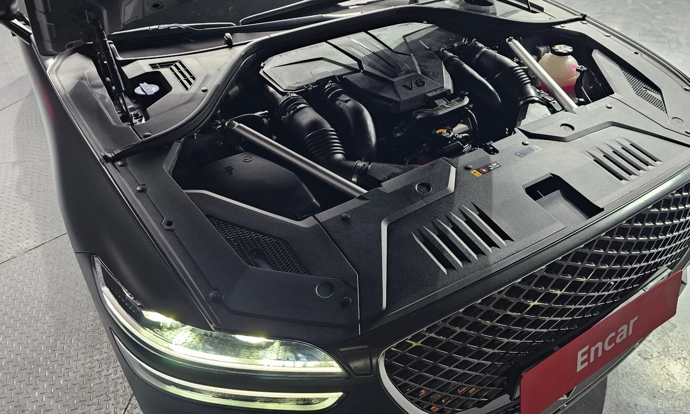 Genesis GV70 превью 6