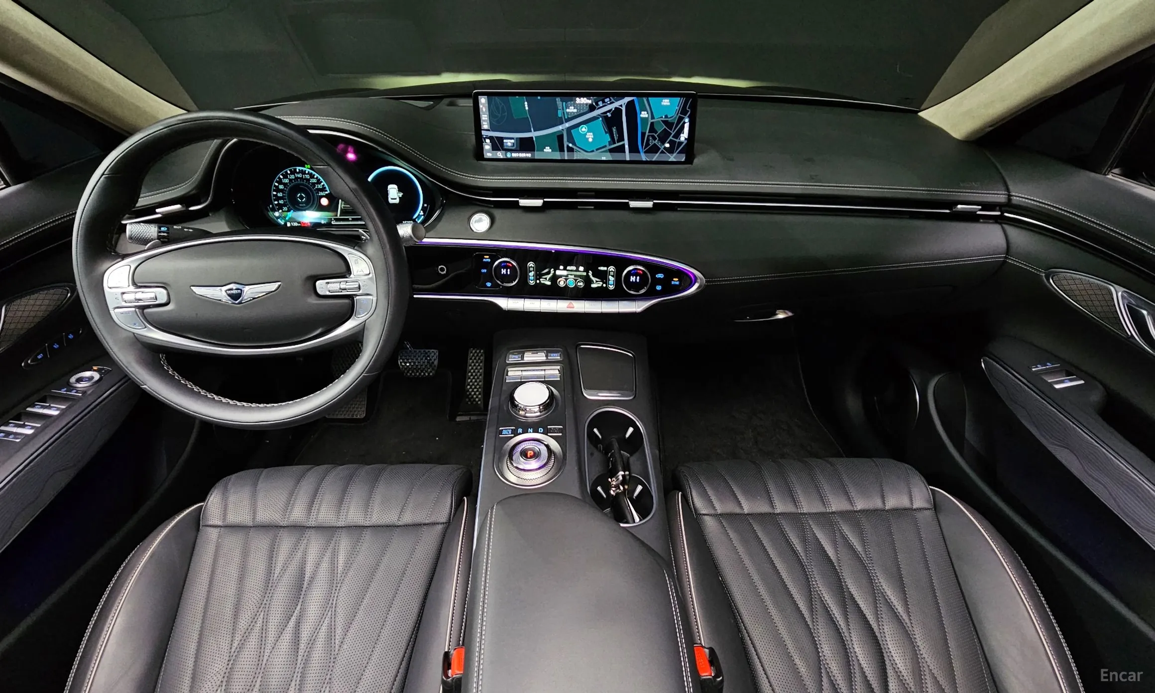 Genesis GV70 превью 7