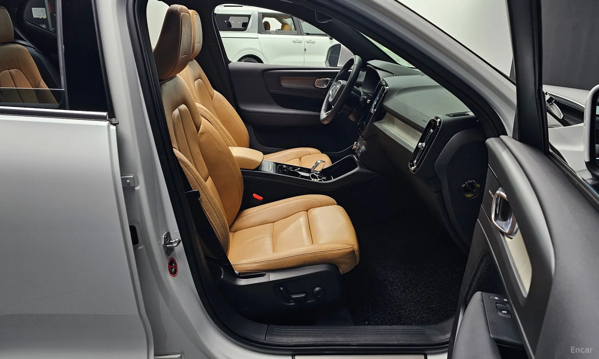 Volvo XC40 превью 11