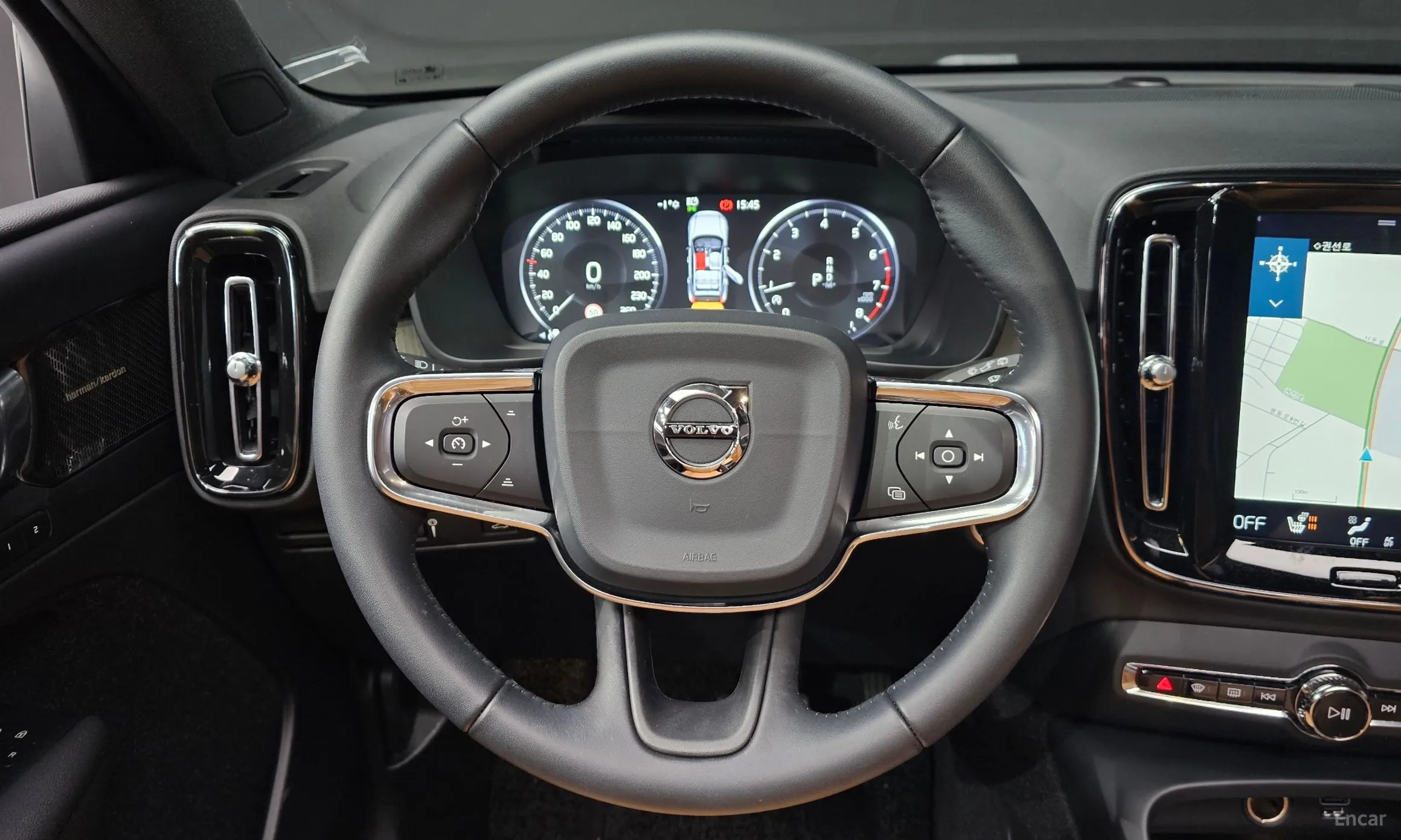 Volvo XC40 превью 13