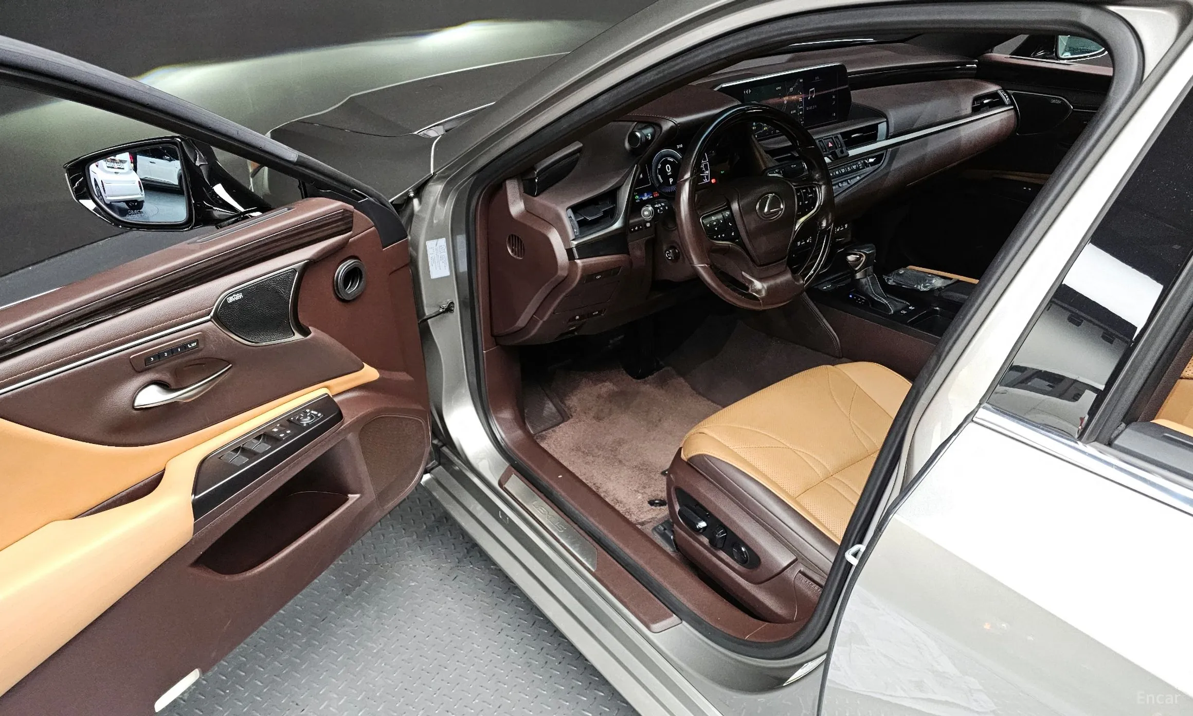 Lexus ES300h 7th Generation превью 11