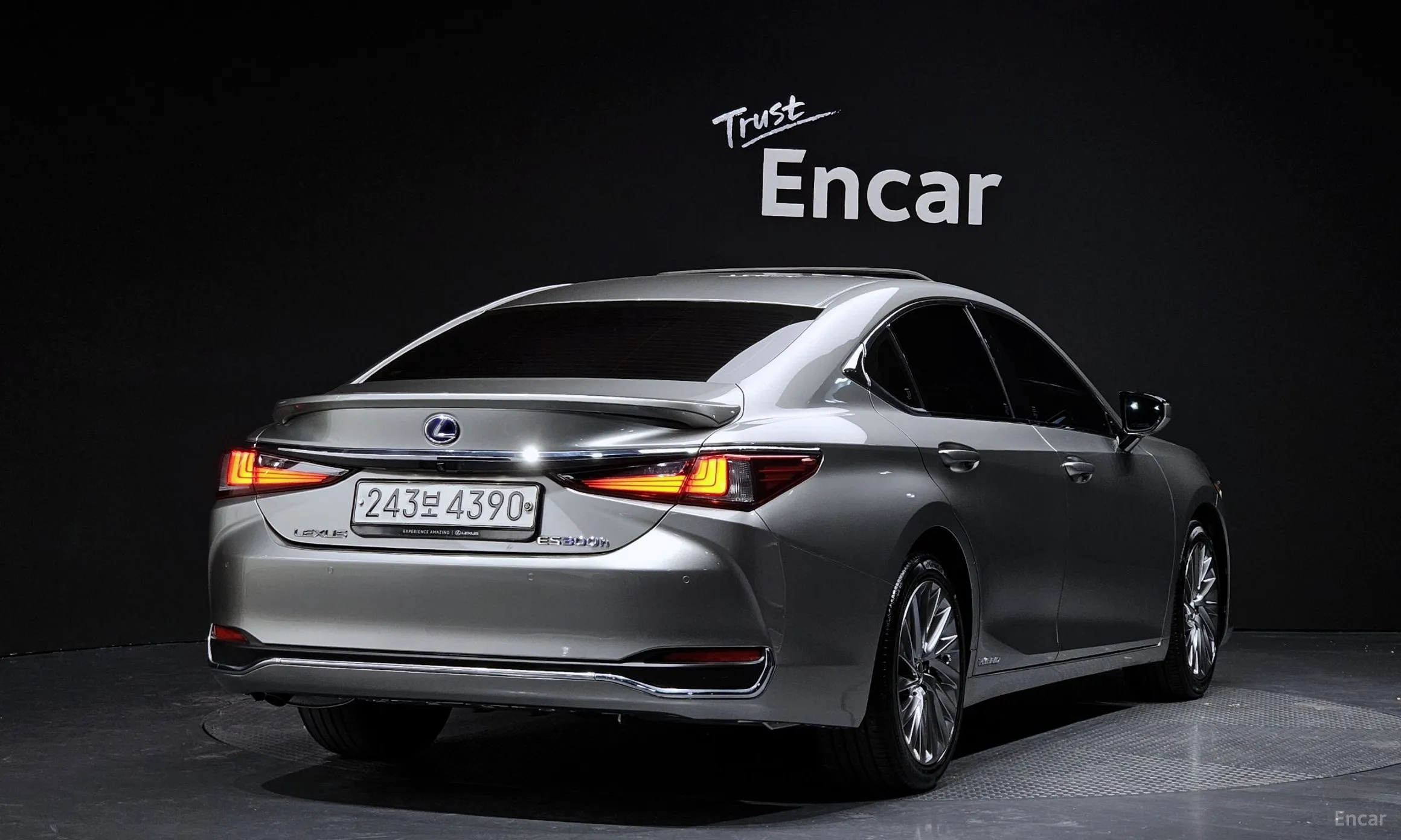 Lexus ES300h 7th Generation