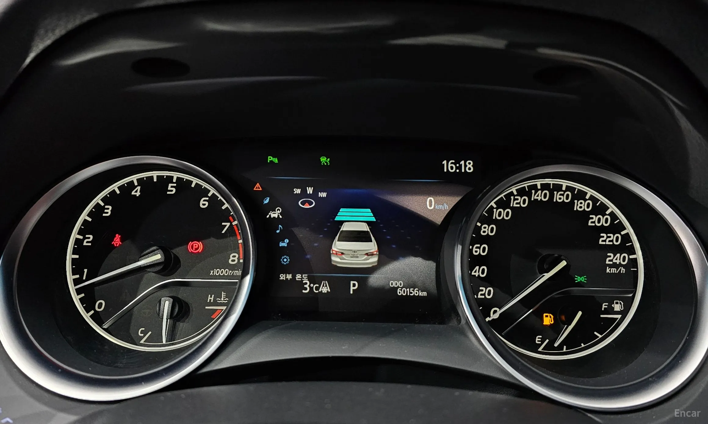 Toyota Camry (XV70) превью 8