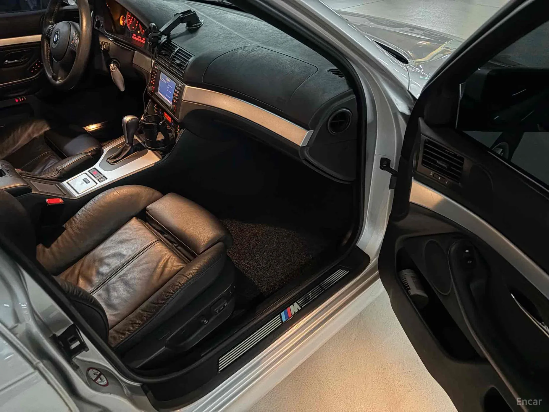 BMW 5 Series превью 11