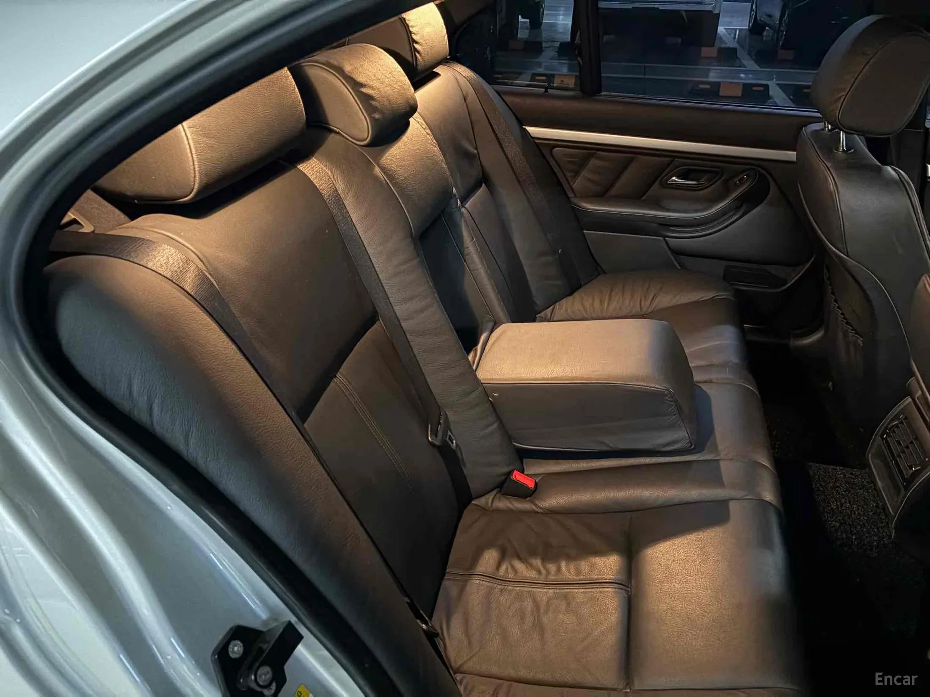 BMW 5 Series превью 16